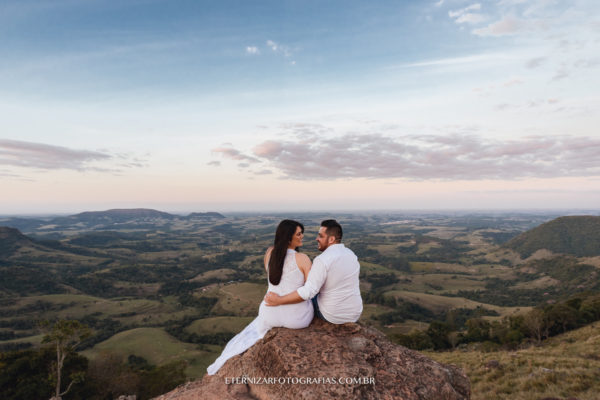 ENSAIO DE CASAL
FOTOGRAFIA DE CASAL
ENSAIO PRE WEDDING 
PRÉ-WEDDING 
POR DO SOL
FOTOS POR DO SOL
FOTOS EM PARDINHO 
FOTOS NA MONTANHA EM PARDINHO