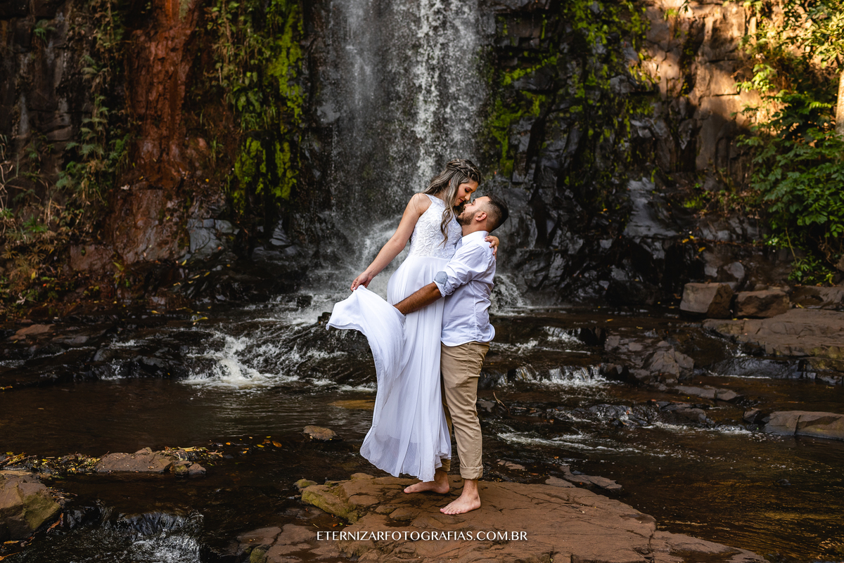 CACHOEIRA ENSAIO DE CASAL
FOTOGRAFIA DE CASAL