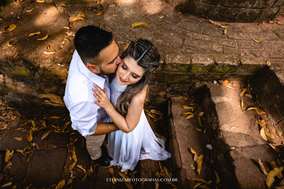 ENSAIO DE CASAL
FOTOGRAFIA DE CASAL VESTIDO BRANCO