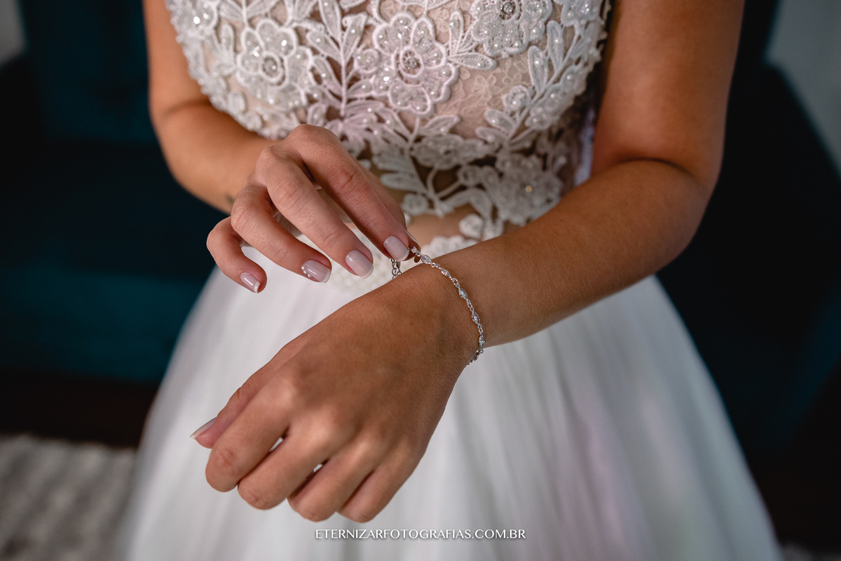 ACESSÓRIOS NOIVA Casamento no Campo Chácara Veneza no entardecer
