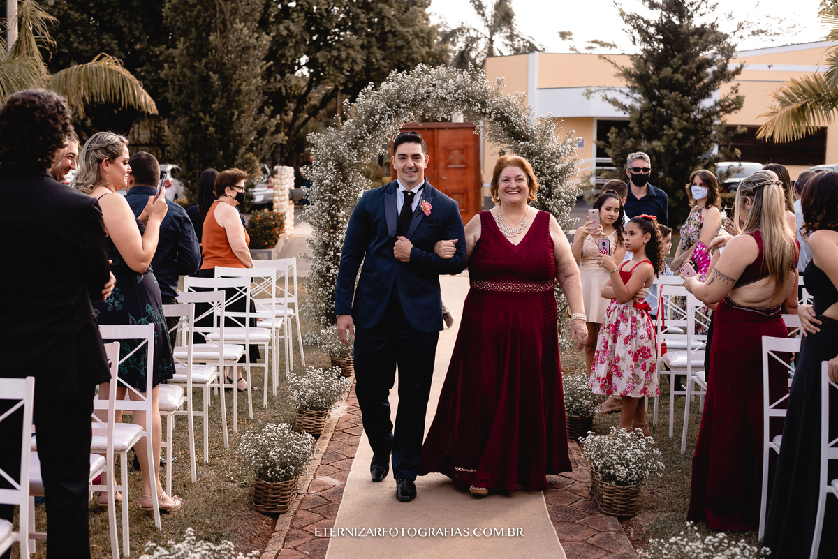 Casamento no Campo Chácara Veneza entrada do noivo 