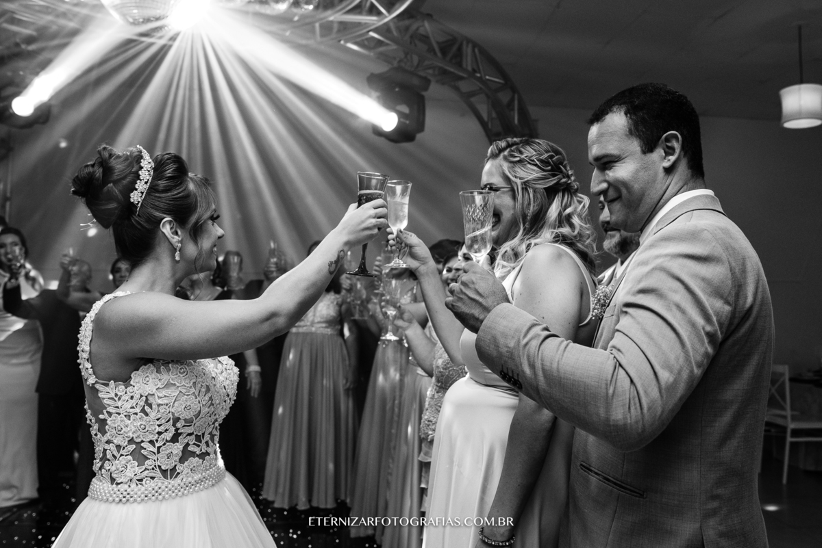 Casamento no Campo Chácara Veneza Por do Sol  brinde