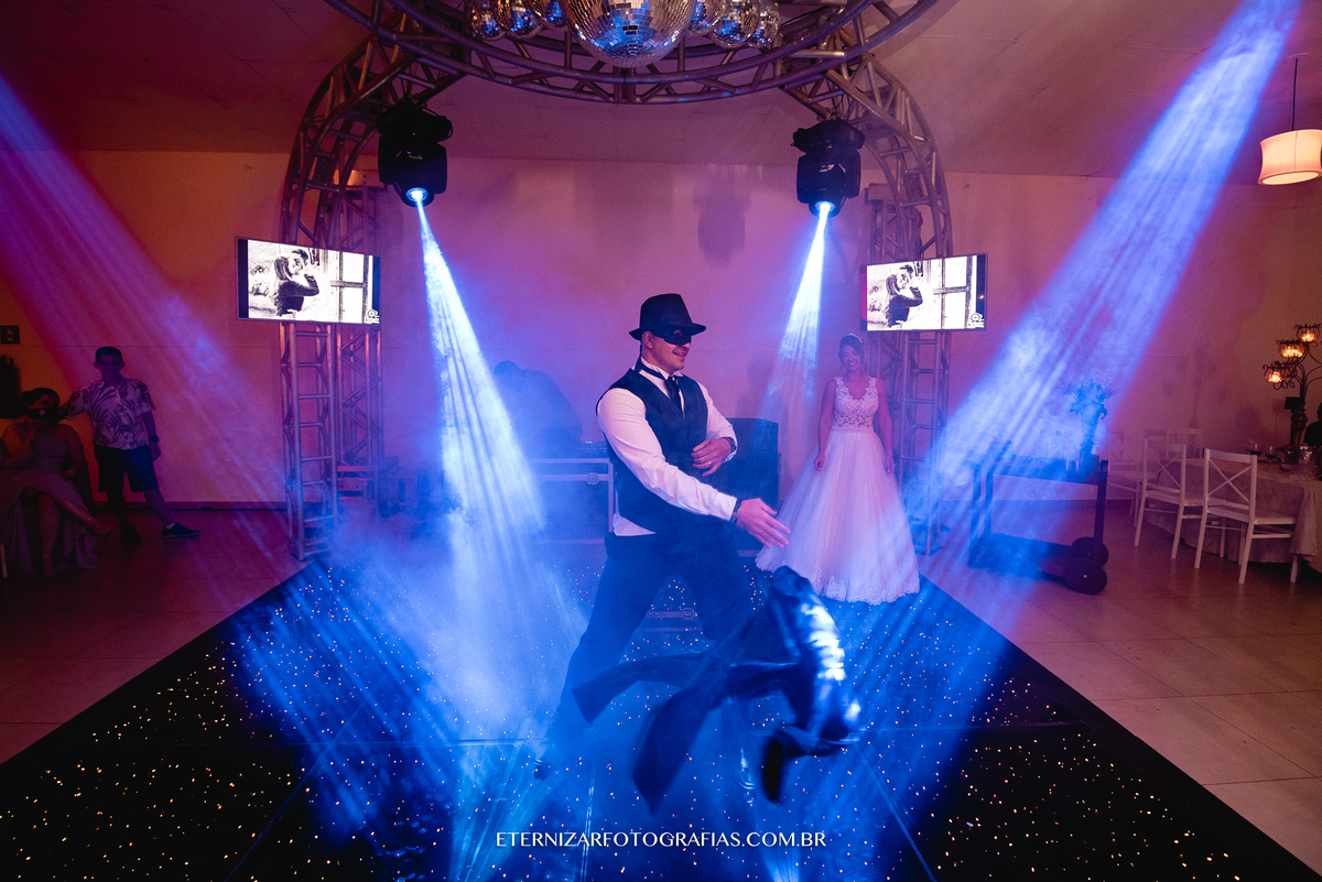 Casamento no Campo Chácara Veneza Por do Sol dança dos noivos