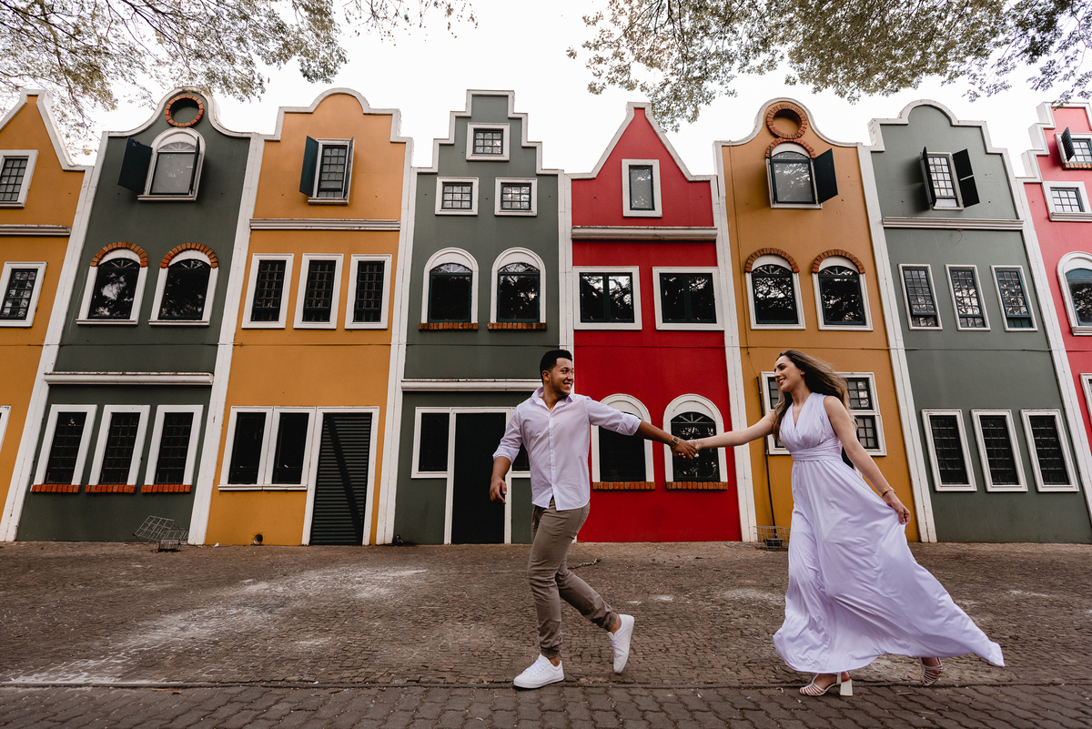 ENSAIO PRÉ-WEDDING EM HOLAMBRA-SP | PRÉ CASAMENTO HOLAMBRA-SP |  ENSAIO DE CASAL HOLAMBRA-SP | ENSAIO DE CASAL | 

FOTOS CASAL NO POR DO SOL | FOTOGRAFO DE CASAMENTO BAURU-SP | FOTOGRAFO EM BAURU-SP | HOLAMBRA CIDADE DAS FLORES

ENSAIO NO CAMPO DE FLORES 