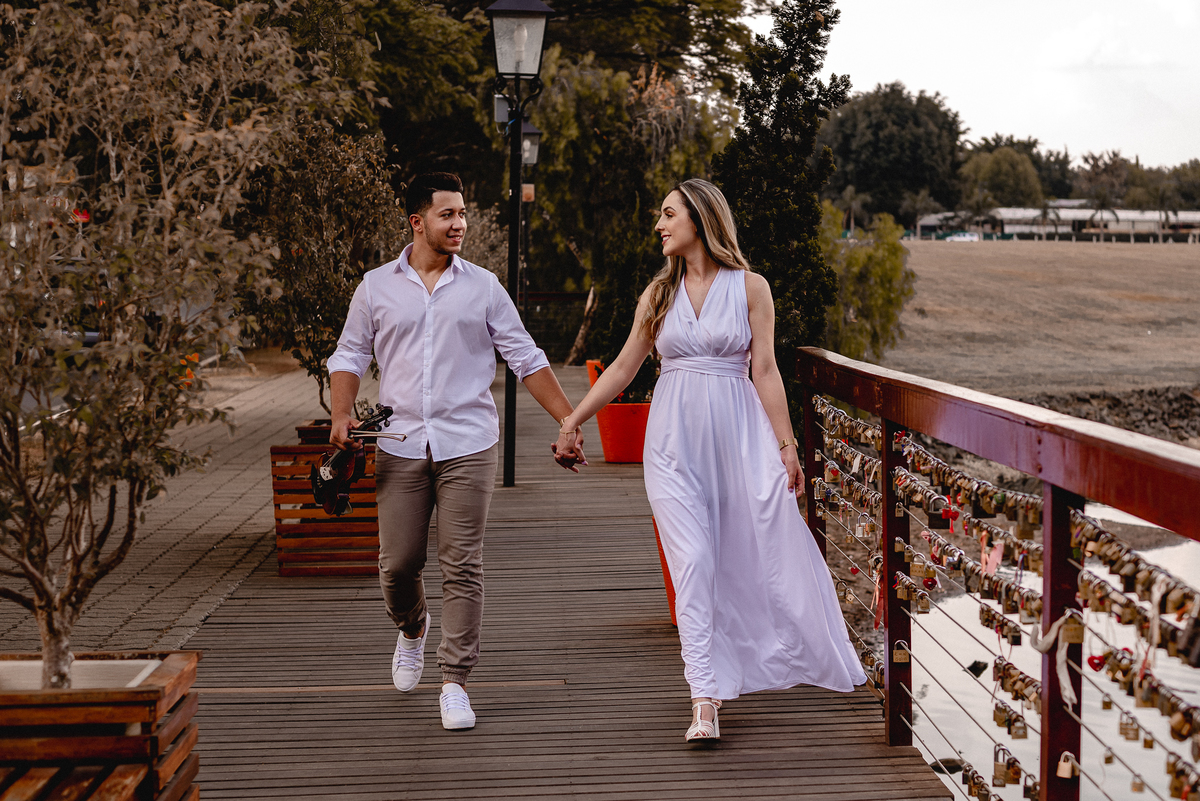 ENSAIO PRÉ-WEDDING EM HOLAMBRA-SP | PRÉ CASAMENTO HOLAMBRA-SP |  ENSAIO DE CASAL HOLAMBRA-SP | ENSAIO DE CASAL | 

FOTOS CASAL NO POR DO SOL | FOTOGRAFO DE CASAMENTO BAURU-SP | FOTOGRAFO EM BAURU-SP | HOLAMBRA CIDADE DAS FLORES

ENSAIO NO CAMPO DE FLORES 