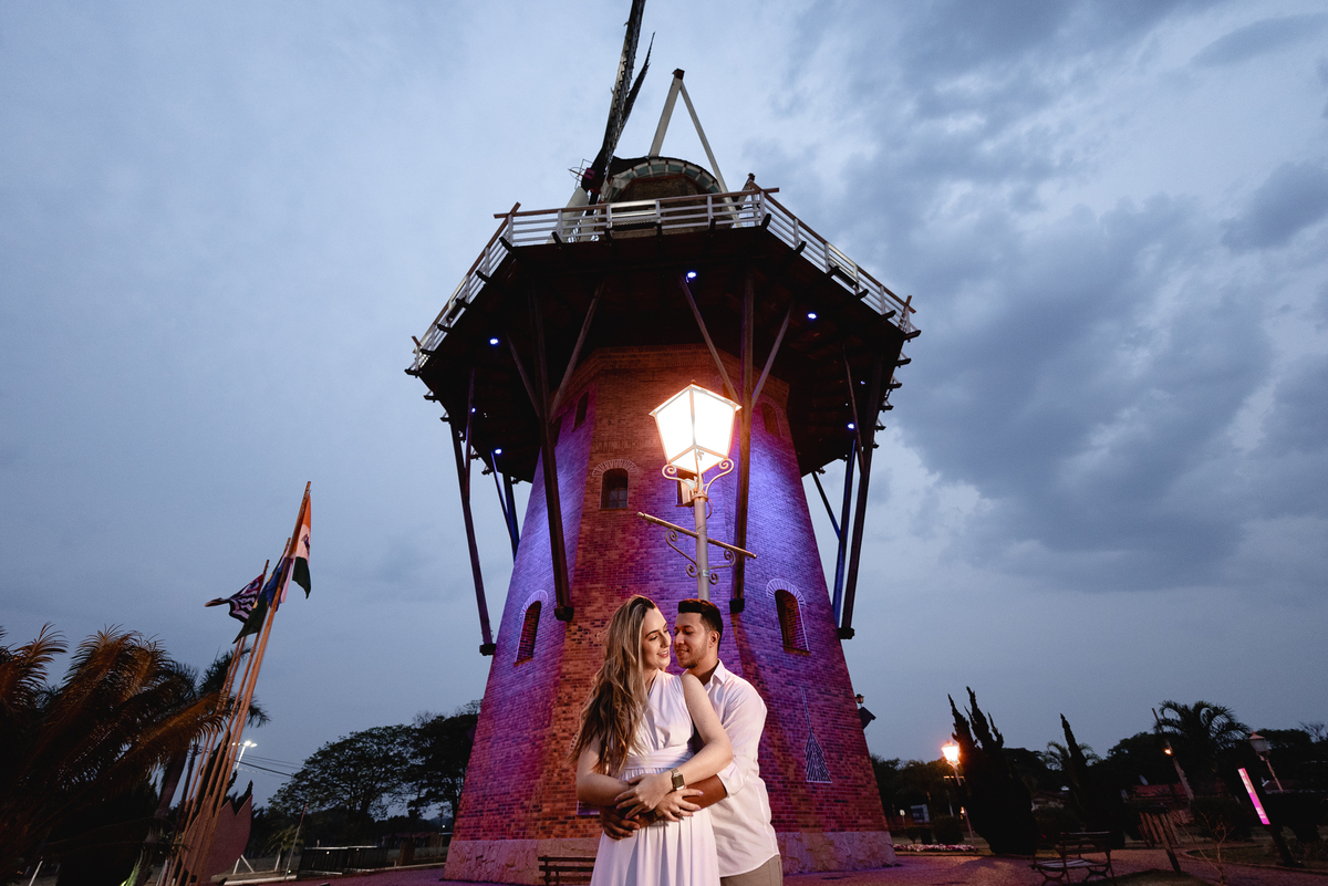 ENSAIO PRÉ-WEDDING EM HOLAMBRA-SP | PRÉ CASAMENTO HOLAMBRA-SP |  ENSAIO DE CASAL HOLAMBRA-SP | ENSAIO DE CASAL | 

FOTOS CASAL NO POR DO SOL | FOTOGRAFO DE CASAMENTO BAURU-SP | FOTOGRAFO EM BAURU-SP | HOLAMBRA CIDADE DAS FLORES

ENSAIO NO CAMPO DE FLORES 