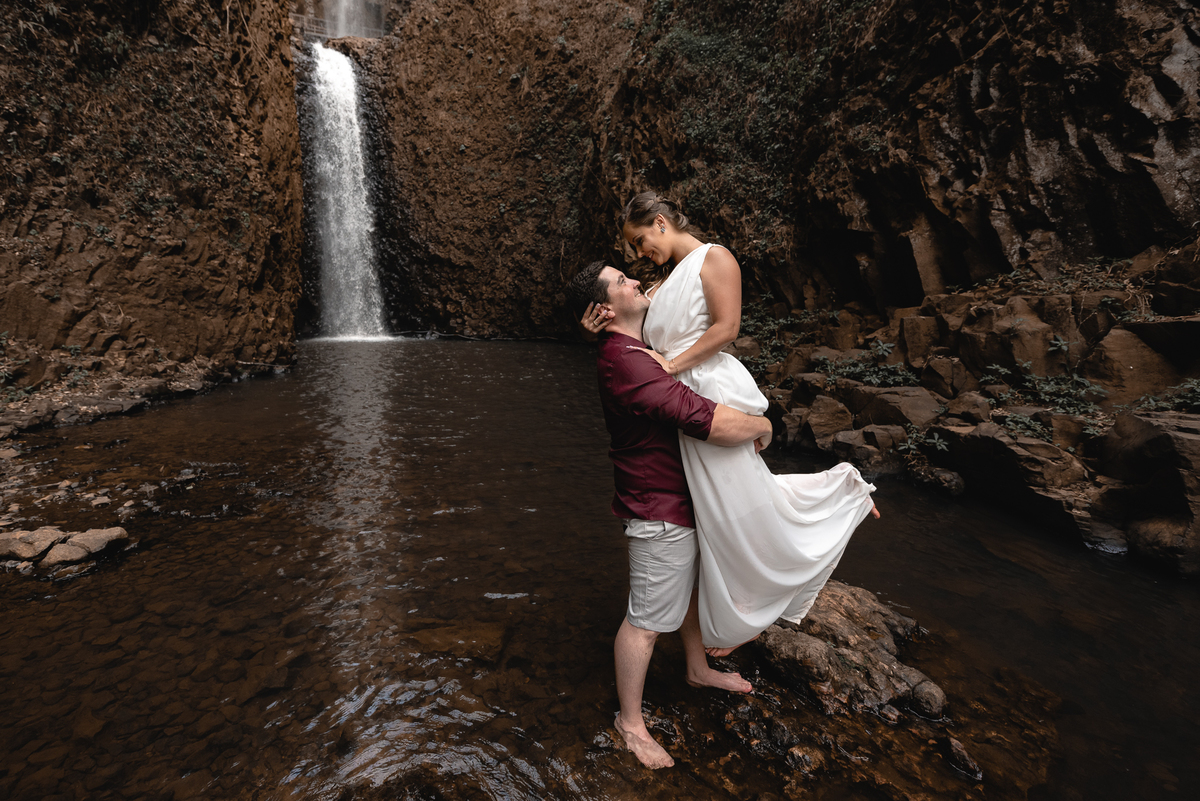 ENSAIO PRÉ-WEDDING EM BROTAS-SP | PRÉ CASAMENTO BROTAS-SP |  ENSAIO DE CASAL BROTAS-SP | ENSAIO DE CASAL | FOTOS CASAL NO POR DO SOL | FOTOGRAFO DE CASAMENTO BAURU-SP | FOTOGRAFO EM BAURU-SP | BROTAS-SP  | ENSAIO NA CACHOEIRA | FOTOS BROTAS 