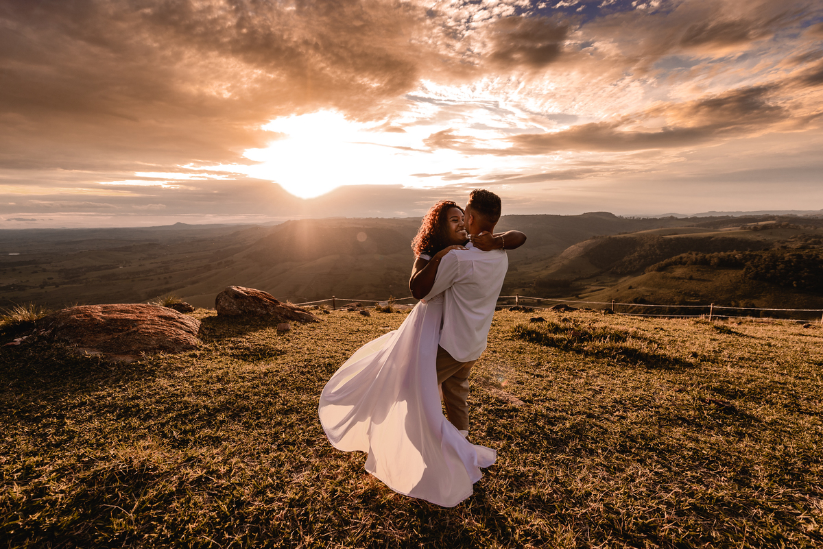 Ensaio Pré-Wedding Morro do gavião ensaio pré-wedding , morro do gavião ribeirão claro, ensaio no por do sol,ensaio casal no por do sol, ensaio de casal, fotografo de casamento em bauru-sp, noivas, fotografo de casamento, melhor fotografo de bauru
