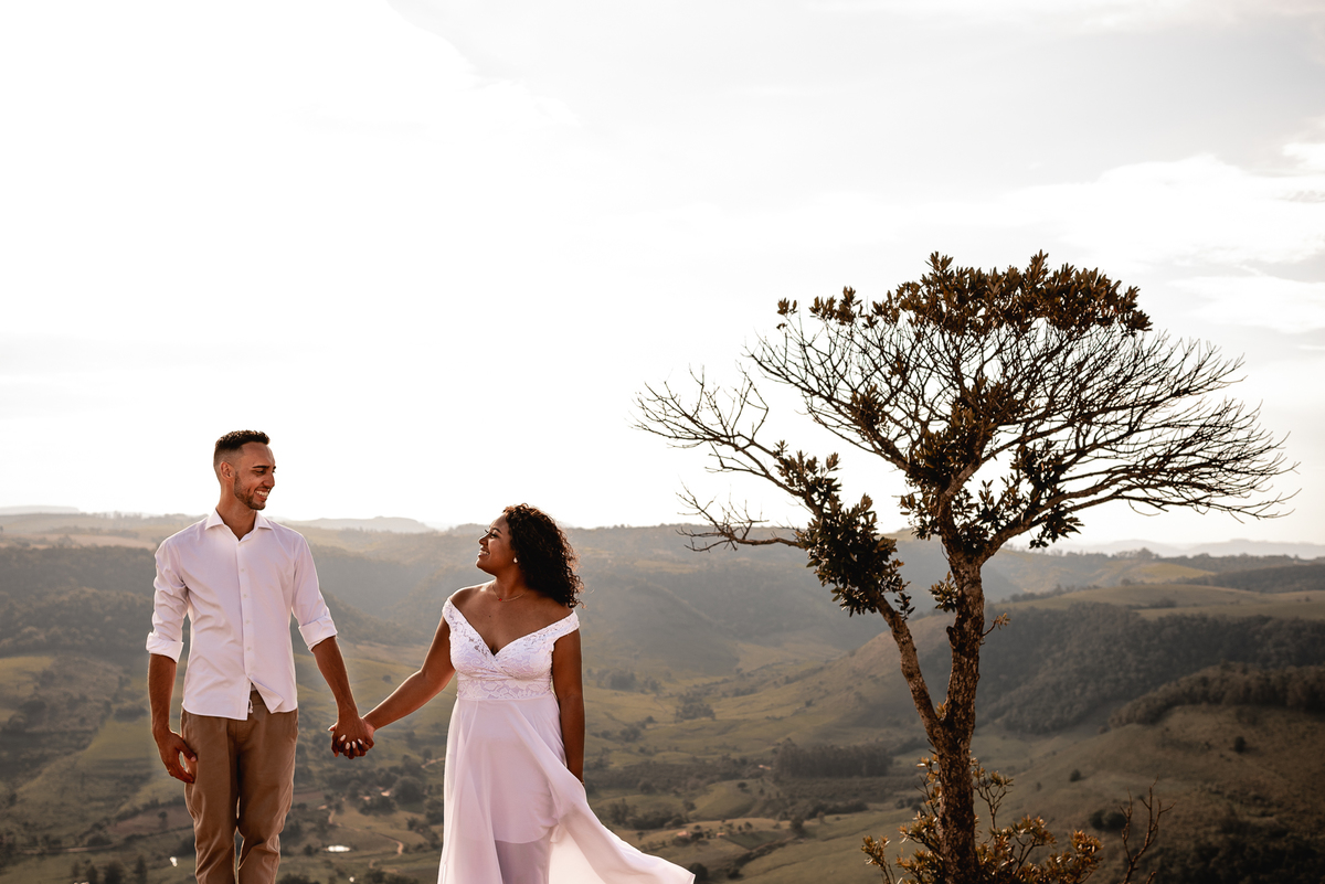 Ensaio Pré-Wedding Morro do gavião ensaio pré-wedding , morro do gavião ribeirão claro, ensaio no por do sol,ensaio casal no por do sol, ensaio de casal, fotografo de casamento em bauru-sp, noivas, fotografo de casamento, melhor fotografo de bauru