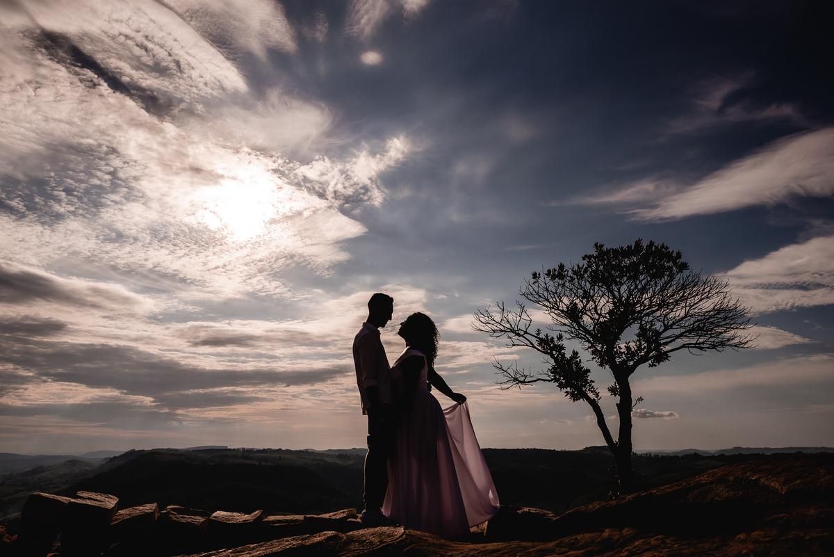 Ensaio Pré-Wedding Morro do gavião ensaio pré-wedding , morro do gavião ribeirão claro, ensaio no por do sol,ensaio casal no por do sol, ensaio de casal, fotografo de casamento em bauru-sp, noivas, fotografo de casamento, melhor fotografo de bauru