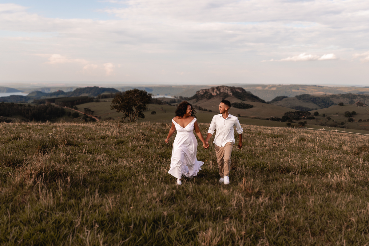 Ensaio Pré-Wedding Morro do gavião ensaio pré-wedding , morro do gavião ribeirão claro, ensaio no por do sol,ensaio casal no por do sol, ensaio de casal, fotografo de casamento em bauru-sp, noivas, fotografo de casamento, melhor fotografo de bauru