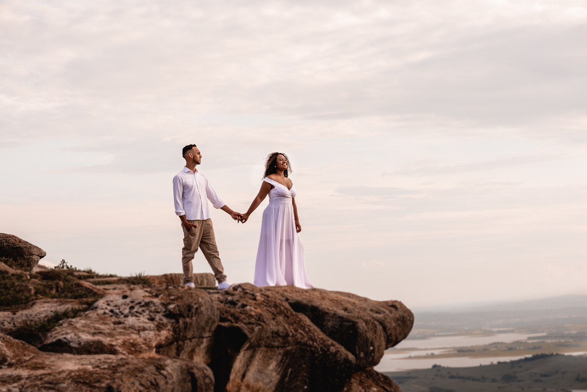 Ensaio Pré-Wedding Morro do gavião ensaio pré-wedding , morro do gavião ribeirão claro, ensaio no por do sol,ensaio casal no por do sol, ensaio de casal, fotografo de casamento em bauru-sp, noivas, fotografo de casamento, melhor fotografo de bauru