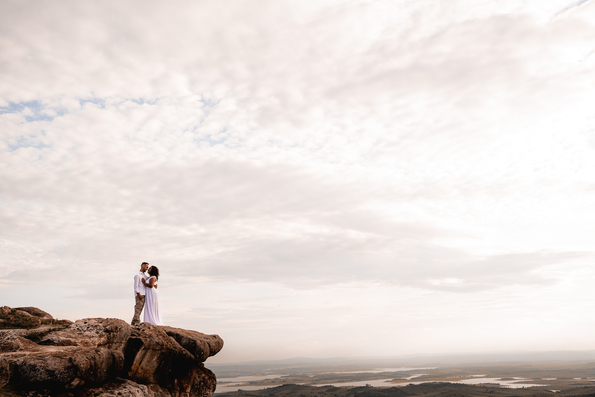 Ensaio Pré-Wedding Morro do gavião ensaio pré-wedding , morro do gavião ribeirão claro, ensaio no por do sol,ensaio casal no por do sol, ensaio de casal, fotografo de casamento em bauru-sp, noivas, fotografo de casamento, melhor fotografo de bauru