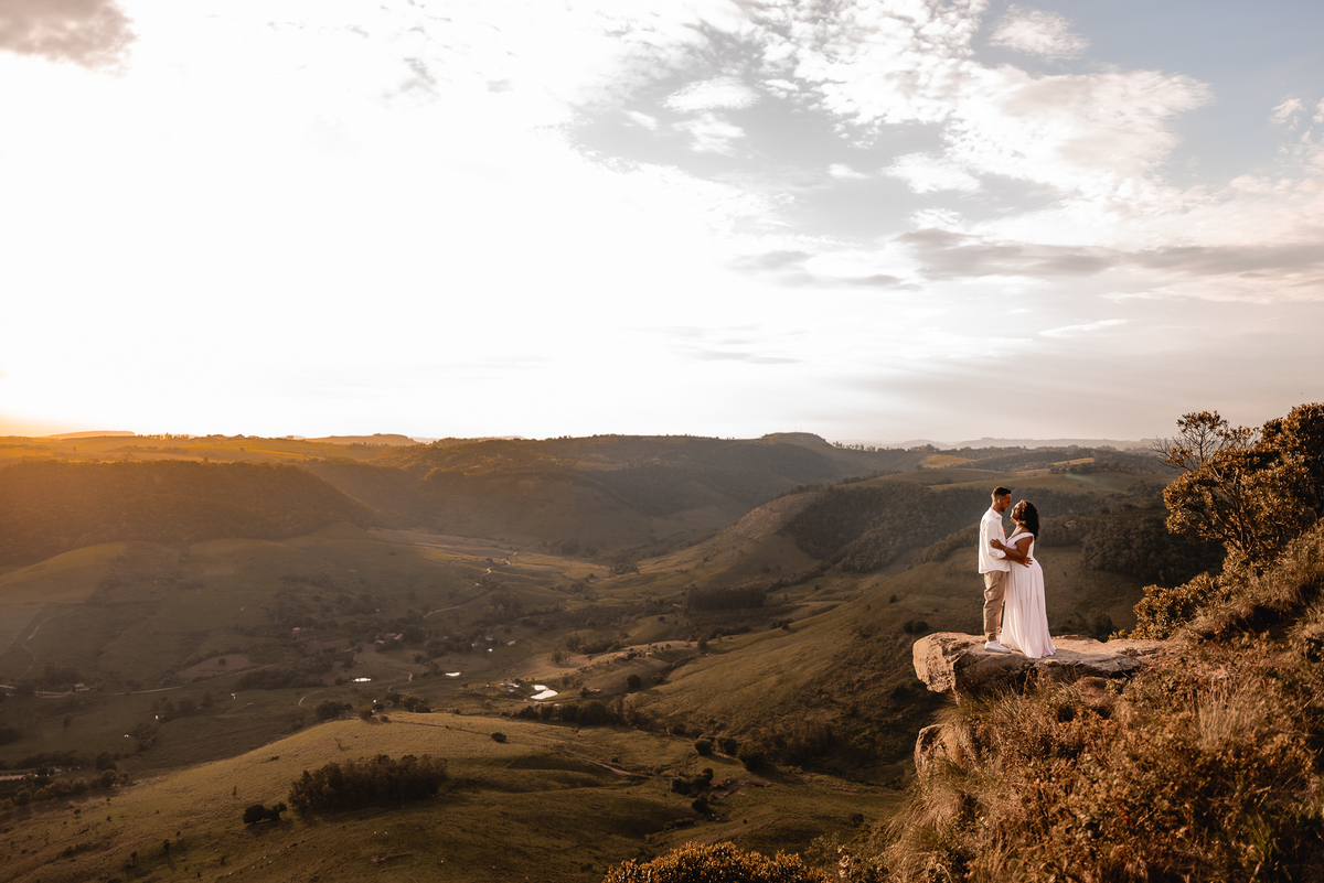 Ensaio Pré-Wedding Morro do gavião ensaio pré-wedding , morro do gavião ribeirão claro, ensaio no por do sol,ensaio casal no por do sol, ensaio de casal, fotografo de casamento em bauru-sp, noivas, fotografo de casamento, melhor fotografo de bauru