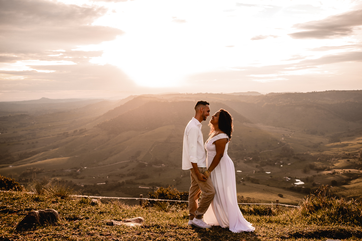 Ensaio Pré-Wedding Morro do gavião ensaio pré-wedding , morro do gavião ribeirão claro, ensaio no por do sol,ensaio casal no por do sol, ensaio de casal, fotografo de casamento em bauru-sp, noivas, fotografo de casamento, melhor fotografo de bauru