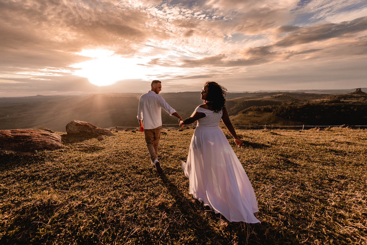 Ensaio Pré-Wedding Morro do gavião ensaio pré-wedding , morro do gavião ribeirão claro, ensaio no por do sol,ensaio casal no por do sol, ensaio de casal, fotografo de casamento em bauru-sp, noivas, fotografo de casamento, melhor fotografo de bauru