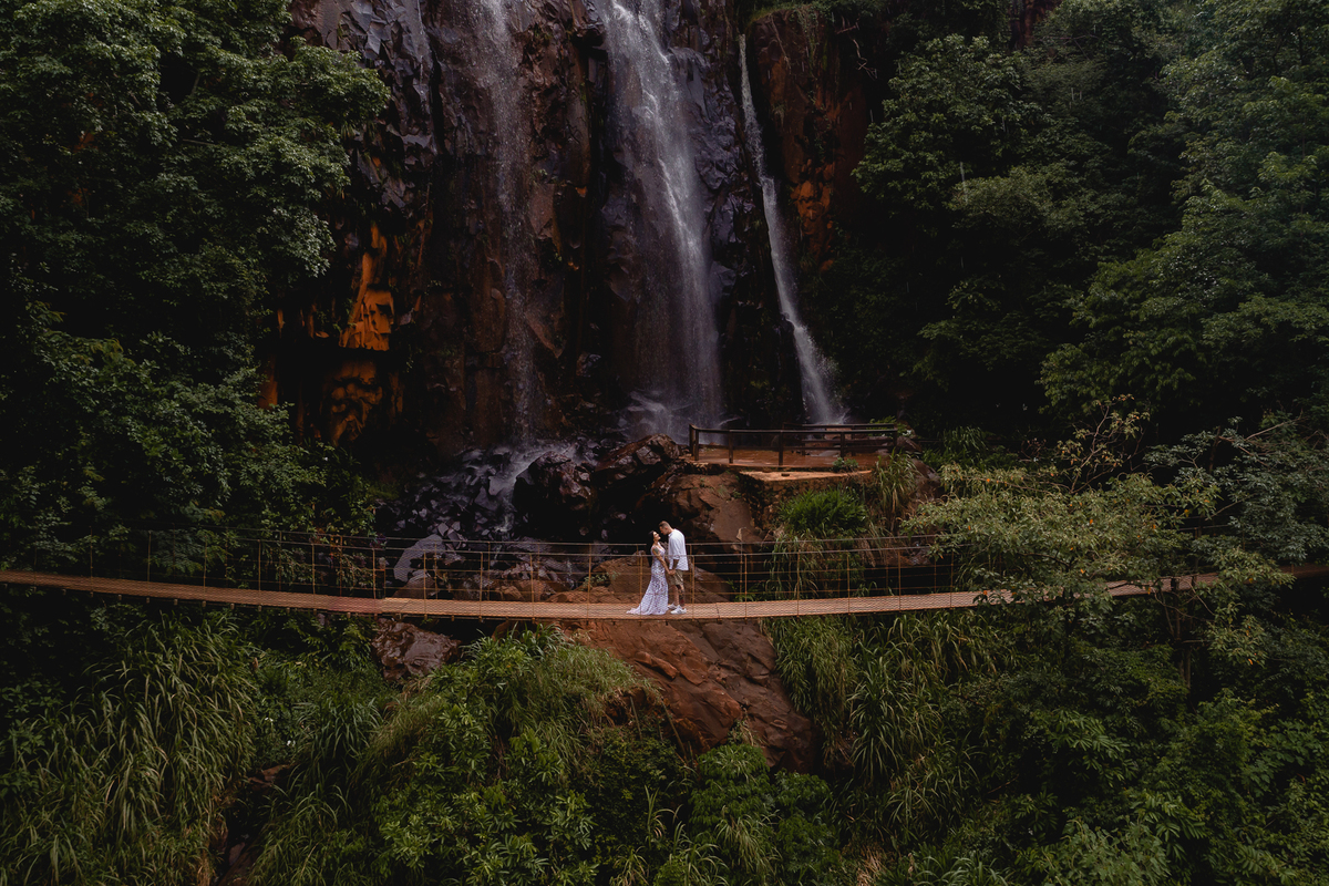 ENSAIO PRÉ-WEDDING RECANTO DAS CACHOEIRAS EM BROTAS-SP | PRÉ CASAMENTO RECANTO DAS CACHOEIRAS BROTAS-SP |  ENSAIO DE CASAL BROTAS-SP | ENSAIO DE CASAL RECANTO DAS CACHOEIRAS | FOTOS CASAL NO POR DO SOL | FOTOGRAFO DE CASAMENTO BAURU-SP | FOTOGRAFO EM BAUR