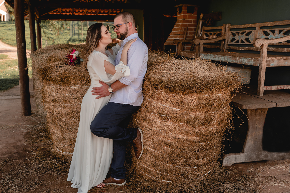 ENSAIO PRÉ-WEDDING HARAS EM PIRATININGA-SP | PRÉ CASAMENTO HARAS PIRATININGA-SP |  ENSAIO DE CASAL PIRATININGA-SP | ENSAIO DE CASAL EM HARAS | FOTOS CASAL NO POR DO SOL | FOTOGRAFO DE CASAMENTO BAURU-SP | FOTOGRAFO EM BAURU-SP | HARAS | HARAS PIRATININGA-