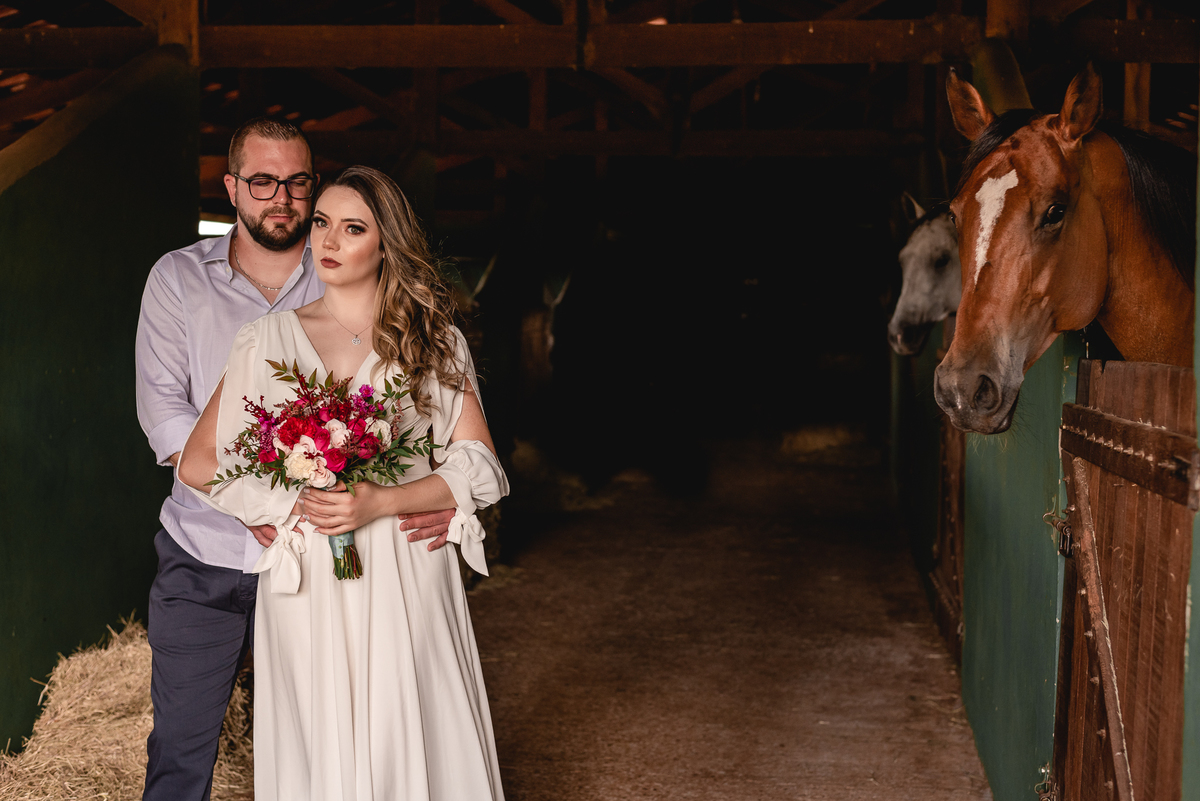 ENSAIO PRÉ-WEDDING HARAS EM PIRATININGA-SP | PRÉ CASAMENTO HARAS PIRATININGA-SP |  ENSAIO DE CASAL PIRATININGA-SP | ENSAIO DE CASAL EM HARAS | FOTOS CASAL NO POR DO SOL | FOTOGRAFO DE CASAMENTO BAURU-SP | FOTOGRAFO EM BAURU-SP | HARAS | HARAS PIRATININGA-