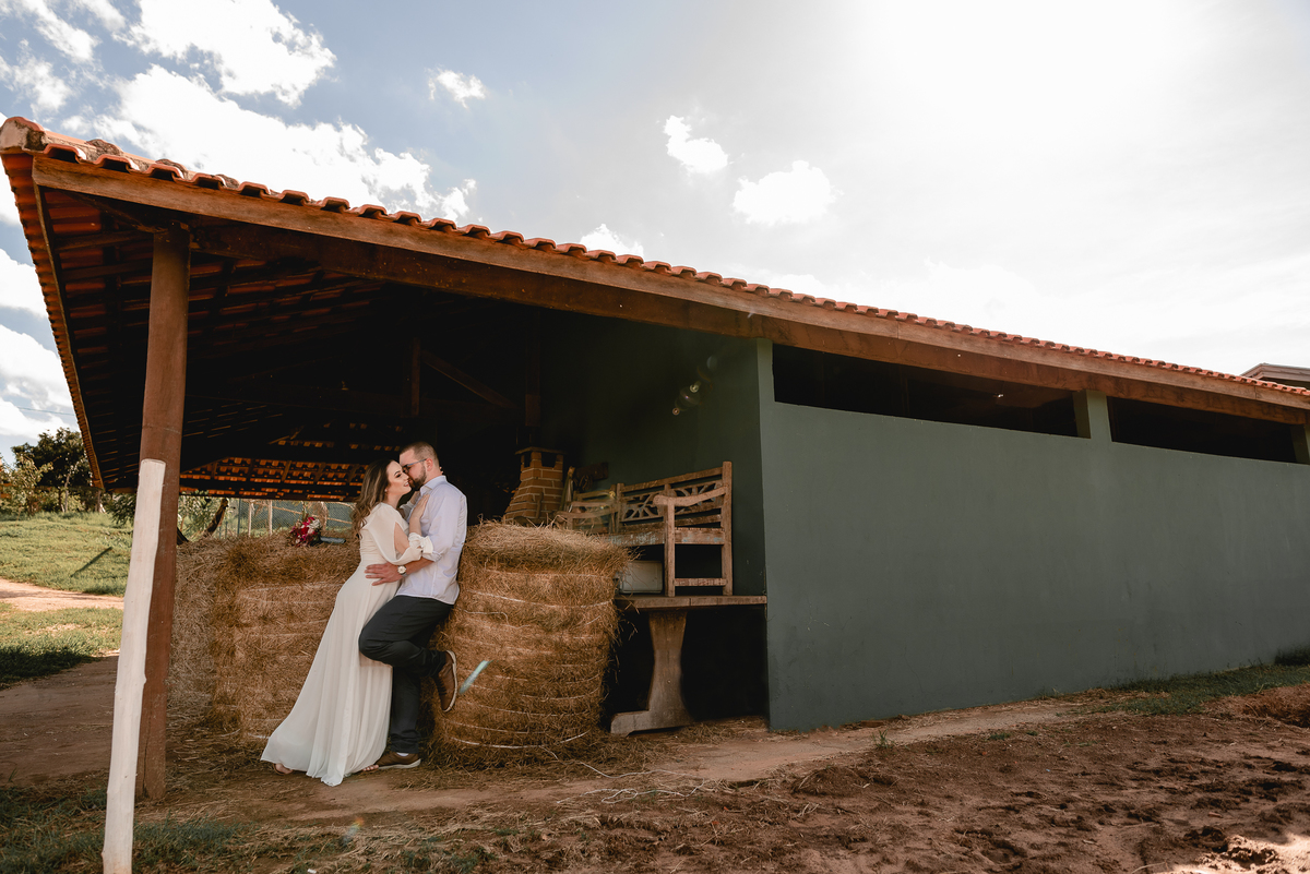 ENSAIO PRÉ-WEDDING HARAS EM PIRATININGA-SP | PRÉ CASAMENTO HARAS PIRATININGA-SP |  ENSAIO DE CASAL PIRATININGA-SP | ENSAIO DE CASAL EM HARAS | FOTOS CASAL NO POR DO SOL | FOTOGRAFO DE CASAMENTO BAURU-SP | FOTOGRAFO EM BAURU-SP | HARAS | HARAS PIRATININGA-