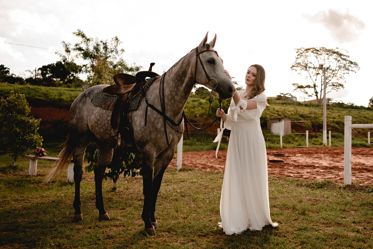 ENSAIO PRÉ-WEDDING HARAS EM PIRATININGA-SP | PRÉ CASAMENTO HARAS PIRATININGA-SP |  ENSAIO DE CASAL PIRATININGA-SP | ENSAIO DE CASAL EM HARAS | FOTOS CASAL NO POR DO SOL | FOTOGRAFO DE CASAMENTO BAURU-SP | FOTOGRAFO EM BAURU-SP | HARAS | HARAS PIRATININGA-