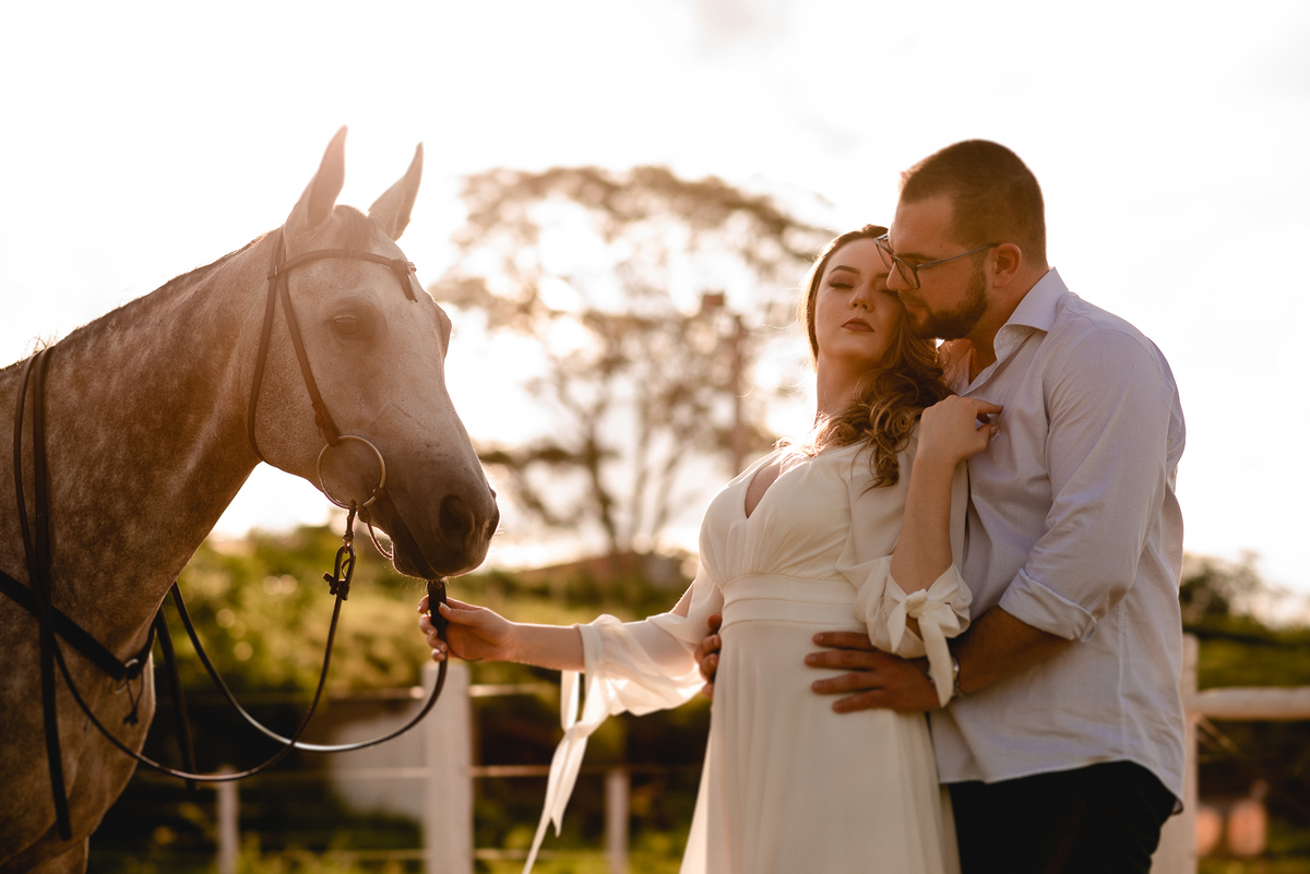 ENSAIO PRÉ-WEDDING HARAS EM PIRATININGA-SP | PRÉ CASAMENTO HARAS PIRATININGA-SP |  ENSAIO DE CASAL PIRATININGA-SP | ENSAIO DE CASAL EM HARAS | FOTOS CASAL NO POR DO SOL | FOTOGRAFO DE CASAMENTO BAURU-SP | FOTOGRAFO EM BAURU-SP | HARAS | HARAS PIRATININGA-