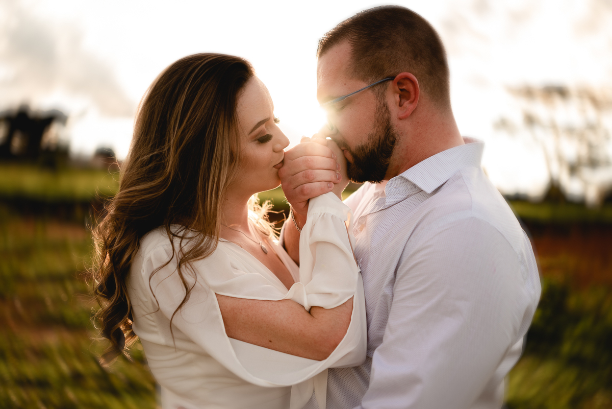 ENSAIO PRÉ-WEDDING HARAS EM PIRATININGA-SP | PRÉ CASAMENTO HARAS PIRATININGA-SP |  ENSAIO DE CASAL PIRATININGA-SP | ENSAIO DE CASAL EM HARAS | FOTOS CASAL NO POR DO SOL | FOTOGRAFO DE CASAMENTO BAURU-SP | FOTOGRAFO EM BAURU-SP | HARAS | HARAS PIRATININGA-