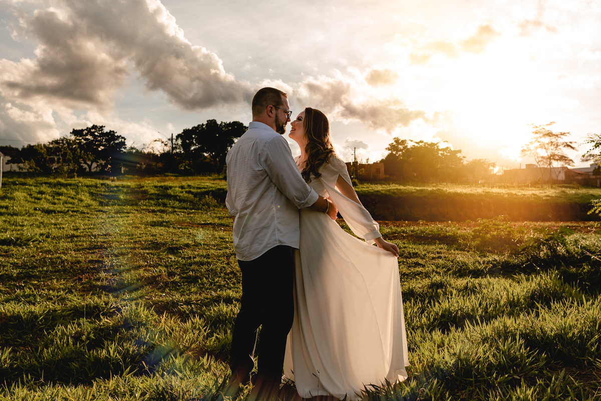 ENSAIO PRÉ-WEDDING HARAS EM PIRATININGA-SP | PRÉ CASAMENTO HARAS PIRATININGA-SP |  ENSAIO DE CASAL PIRATININGA-SP | ENSAIO DE CASAL EM HARAS | FOTOS CASAL NO POR DO SOL | FOTOGRAFO DE CASAMENTO BAURU-SP | FOTOGRAFO EM BAURU-SP | HARAS | HARAS PIRATININGA-