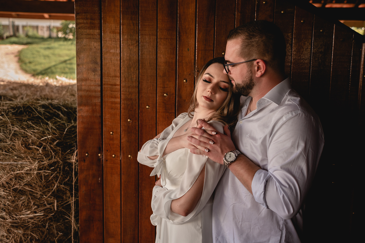 ENSAIO PRÉ-WEDDING HARAS EM PIRATININGA-SP | PRÉ CASAMENTO HARAS PIRATININGA-SP |  ENSAIO DE CASAL PIRATININGA-SP | ENSAIO DE CASAL EM HARAS | FOTOS CASAL NO POR DO SOL | FOTOGRAFO DE CASAMENTO BAURU-SP | FOTOGRAFO EM BAURU-SP | HARAS | HARAS PIRATININGA-