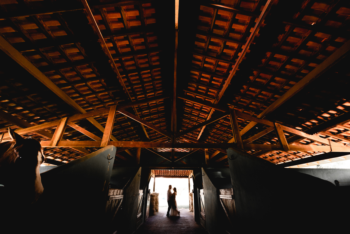 ENSAIO PRÉ-WEDDING HARAS EM PIRATININGA-SP | PRÉ CASAMENTO HARAS PIRATININGA-SP |  ENSAIO DE CASAL PIRATININGA-SP | ENSAIO DE CASAL EM HARAS | FOTOS CASAL NO POR DO SOL | FOTOGRAFO DE CASAMENTO BAURU-SP | FOTOGRAFO EM BAURU-SP | HARAS | HARAS PIRATININGA-