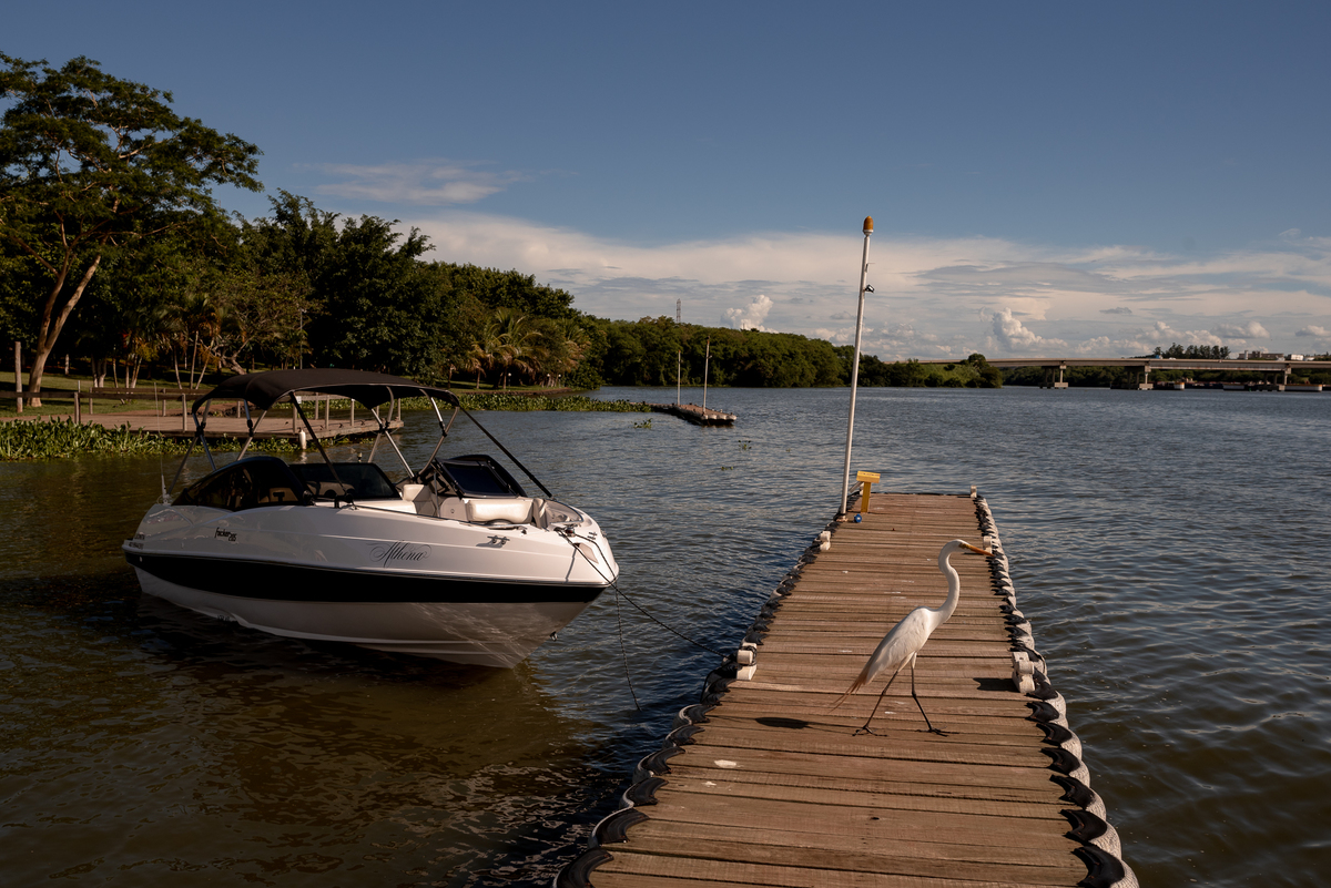 ENSAIO PRÉ-WEDDING EM LANCHA ITAPUÍ-SP | PRÉ CASAMENTO EM LANCHA MARINA POUSADA DO SOL ITAPUÍ-SP |  ENSAIO DE CASAL MARINA POUSADA DO SOL ITAPUÍ-SP | ENSAIO DE CASAL EM LANCHA | FOTOS CASAL NO POR DO SOL | FOTOGRAFO DE CASAMENTO BAURU-SP | FOTOGRAFO EM BA