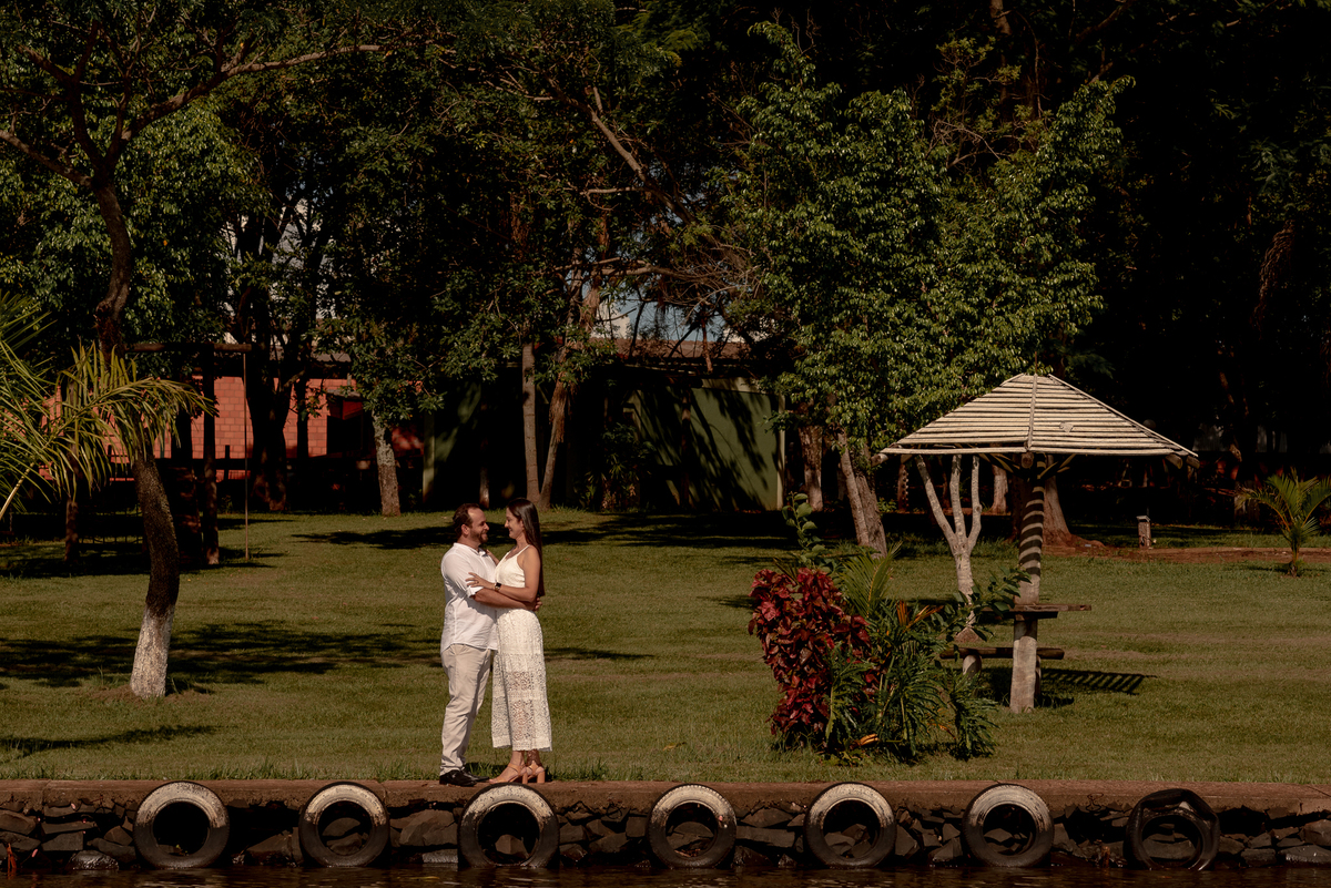 ENSAIO PRÉ-WEDDING EM LANCHA ITAPUÍ-SP | PRÉ CASAMENTO EM LANCHA MARINA POUSADA DO SOL ITAPUÍ-SP |  ENSAIO DE CASAL MARINA POUSADA DO SOL ITAPUÍ-SP | ENSAIO DE CASAL EM LANCHA | FOTOS CASAL NO POR DO SOL | FOTOGRAFO DE CASAMENTO BAURU-SP | FOTOGRAFO EM BA