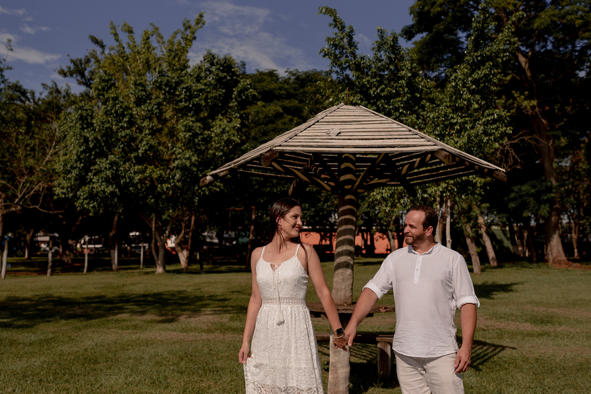 ENSAIO PRÉ-WEDDING EM LANCHA ITAPUÍ-SP | PRÉ CASAMENTO EM LANCHA MARINA POUSADA DO SOL ITAPUÍ-SP |  ENSAIO DE CASAL MARINA POUSADA DO SOL ITAPUÍ-SP | ENSAIO DE CASAL EM LANCHA | FOTOS CASAL NO POR DO SOL | FOTOGRAFO DE CASAMENTO BAURU-SP | FOTOGRAFO EM BA