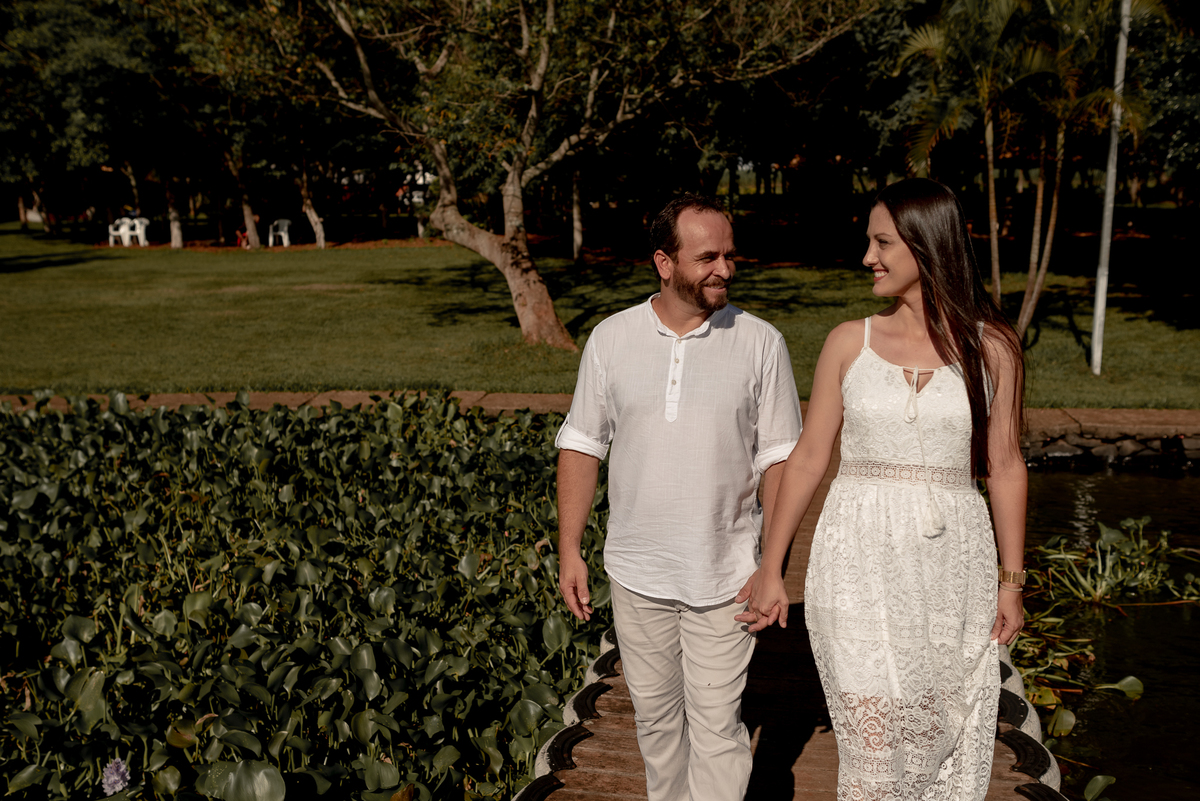 ENSAIO PRÉ-WEDDING EM LANCHA ITAPUÍ-SP | PRÉ CASAMENTO EM LANCHA MARINA POUSADA DO SOL ITAPUÍ-SP |  ENSAIO DE CASAL MARINA POUSADA DO SOL ITAPUÍ-SP | ENSAIO DE CASAL EM LANCHA | FOTOS CASAL NO POR DO SOL | FOTOGRAFO DE CASAMENTO BAURU-SP | FOTOGRAFO EM BA