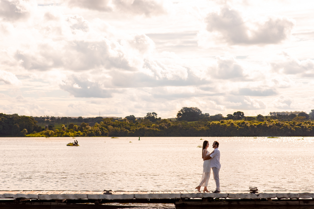 ENSAIO PRÉ-WEDDING EM LANCHA ITAPUÍ-SP | PRÉ CASAMENTO EM LANCHA MARINA POUSADA DO SOL ITAPUÍ-SP |  ENSAIO DE CASAL MARINA POUSADA DO SOL ITAPUÍ-SP | ENSAIO DE CASAL EM LANCHA | FOTOS CASAL NO POR DO SOL | FOTOGRAFO DE CASAMENTO BAURU-SP | FOTOGRAFO EM BA