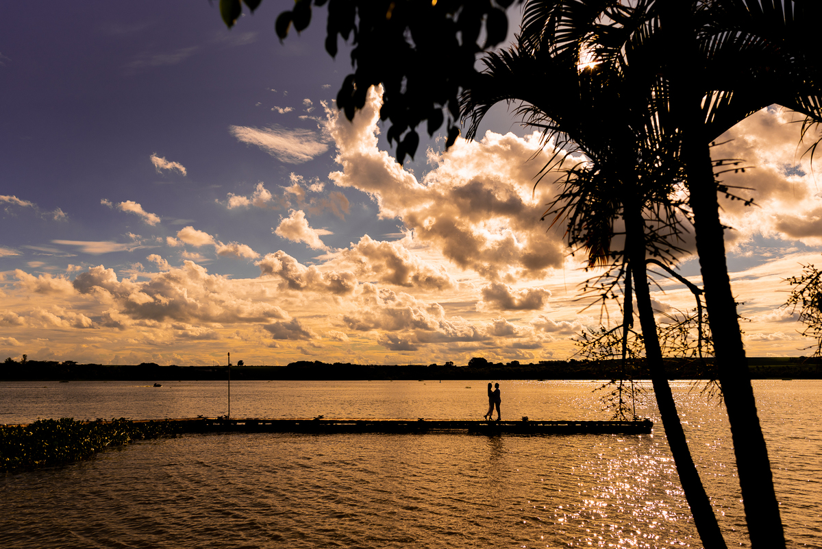 ENSAIO PRÉ-WEDDING EM LANCHA ITAPUÍ-SP | PRÉ CASAMENTO EM LANCHA MARINA POUSADA DO SOL ITAPUÍ-SP |  ENSAIO DE CASAL MARINA POUSADA DO SOL ITAPUÍ-SP | ENSAIO DE CASAL EM LANCHA | FOTOS CASAL NO POR DO SOL | FOTOGRAFO DE CASAMENTO BAURU-SP | FOTOGRAFO EM BA