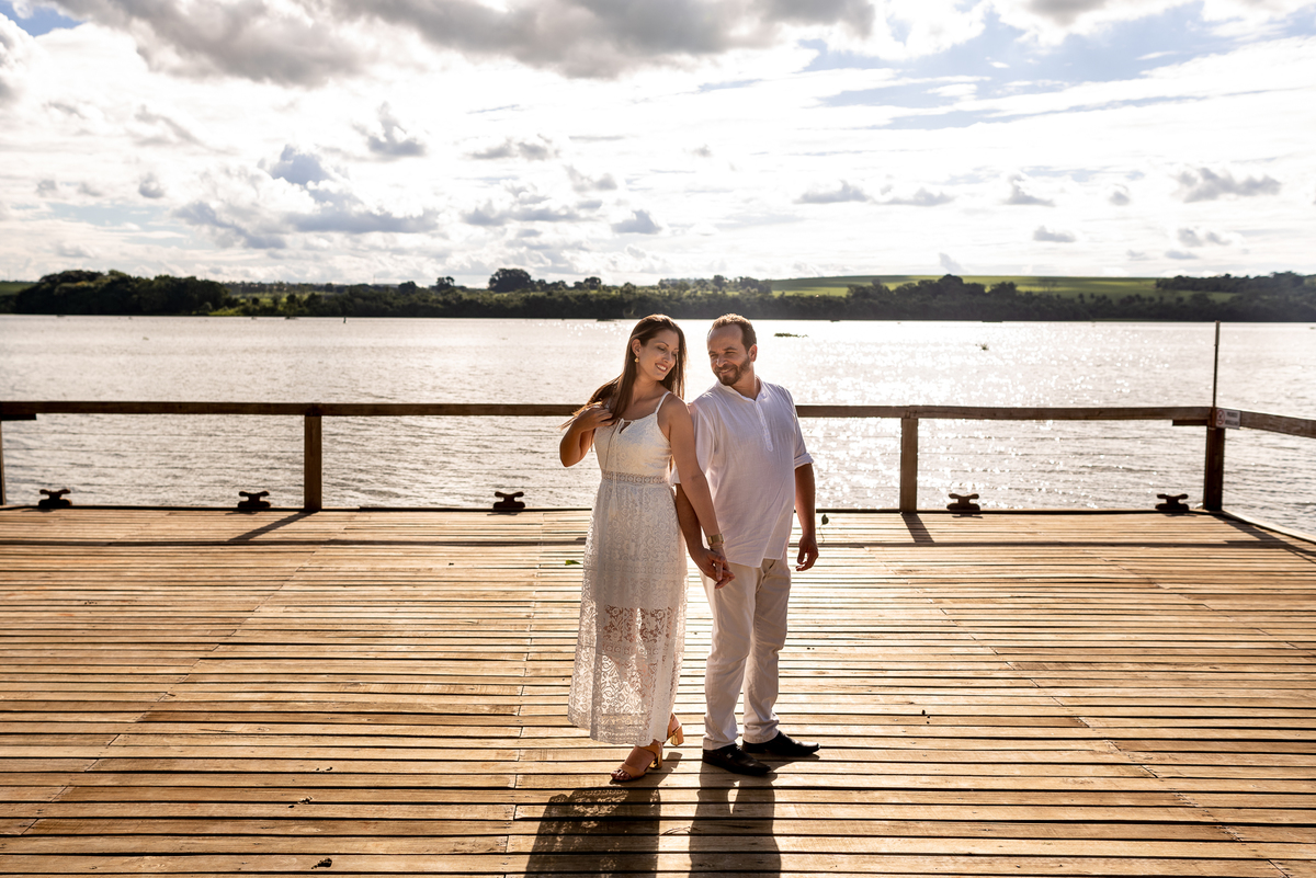 ENSAIO PRÉ-WEDDING EM LANCHA ITAPUÍ-SP | PRÉ CASAMENTO EM LANCHA MARINA POUSADA DO SOL ITAPUÍ-SP |  ENSAIO DE CASAL MARINA POUSADA DO SOL ITAPUÍ-SP | ENSAIO DE CASAL EM LANCHA | FOTOS CASAL NO POR DO SOL | FOTOGRAFO DE CASAMENTO BAURU-SP | FOTOGRAFO EM BA