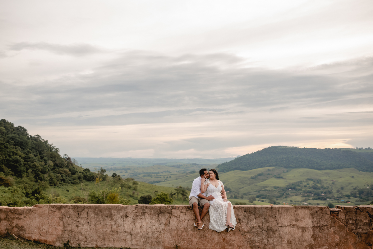 ENSAIO PRÉ-WEDDING MORRO DO GAVIÃO | PRÉ CASAMENTO MORRO DO GAVIÃO |  ENSAIO DE CASAL EM RIBEIRÃO CLARO | ENSAIO DE CASAL | FOTOS CASAL NO POR DO SOL | FOTOGRAFO DE CASAMENTO BAURU-SP | FOTOGRAFO EM BAURU-SP | ENSAIO PRÉ WEDDING NO POR DO SOL  | ENSAIO CA