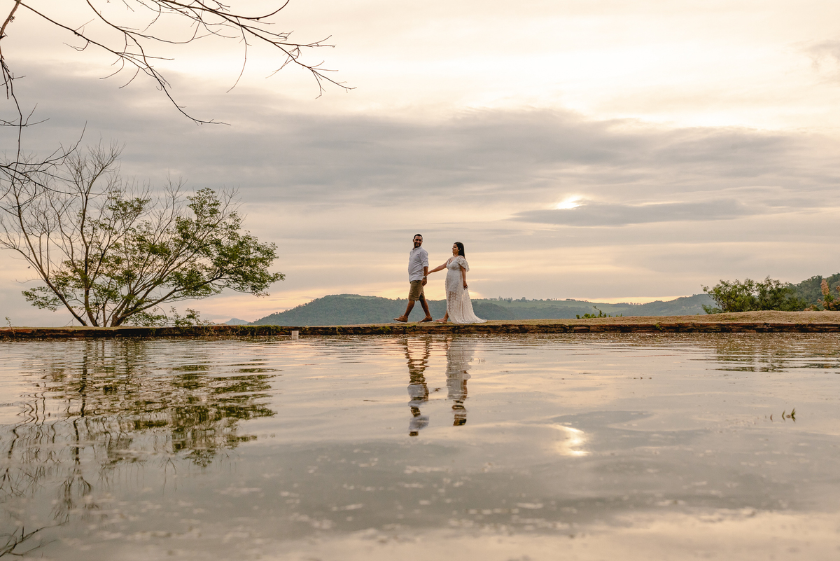 ENSAIO PRÉ-WEDDING MORRO DO GAVIÃO | PRÉ CASAMENTO MORRO DO GAVIÃO |  ENSAIO DE CASAL EM RIBEIRÃO CLARO | ENSAIO DE CASAL | FOTOS CASAL NO POR DO SOL | FOTOGRAFO DE CASAMENTO BAURU-SP | FOTOGRAFO EM BAURU-SP | ENSAIO PRÉ WEDDING NO POR DO SOL  | ENSAIO CA