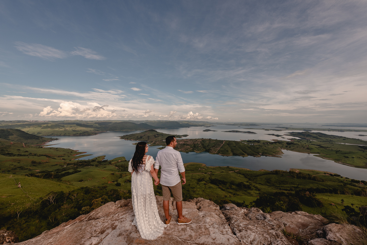 ENSAIO PRÉ-WEDDING MORRO DO GAVIÃO | PRÉ CASAMENTO MORRO DO GAVIÃO |  ENSAIO DE CASAL EM RIBEIRÃO CLARO | ENSAIO DE CASAL | FOTOS CASAL NO POR DO SOL | FOTOGRAFO DE CASAMENTO BAURU-SP | FOTOGRAFO EM BAURU-SP | ENSAIO PRÉ WEDDING NO POR DO SOL  | ENSAIO CA