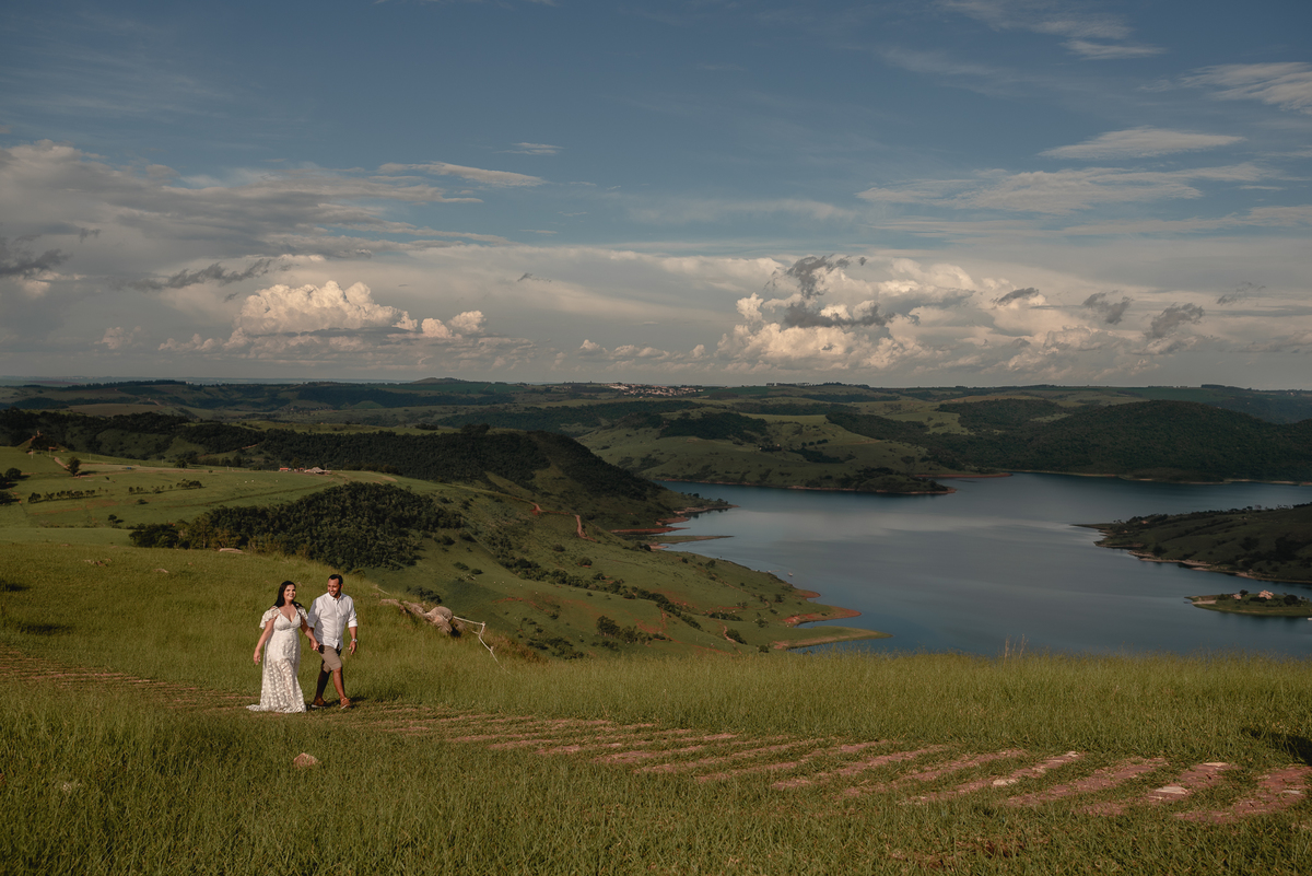 ENSAIO PRÉ-WEDDING MORRO DO GAVIÃO | PRÉ CASAMENTO MORRO DO GAVIÃO |  ENSAIO DE CASAL EM RIBEIRÃO CLARO | ENSAIO DE CASAL | FOTOS CASAL NO POR DO SOL | FOTOGRAFO DE CASAMENTO BAURU-SP | FOTOGRAFO EM BAURU-SP | ENSAIO PRÉ WEDDING NO POR DO SOL  | ENSAIO CA
