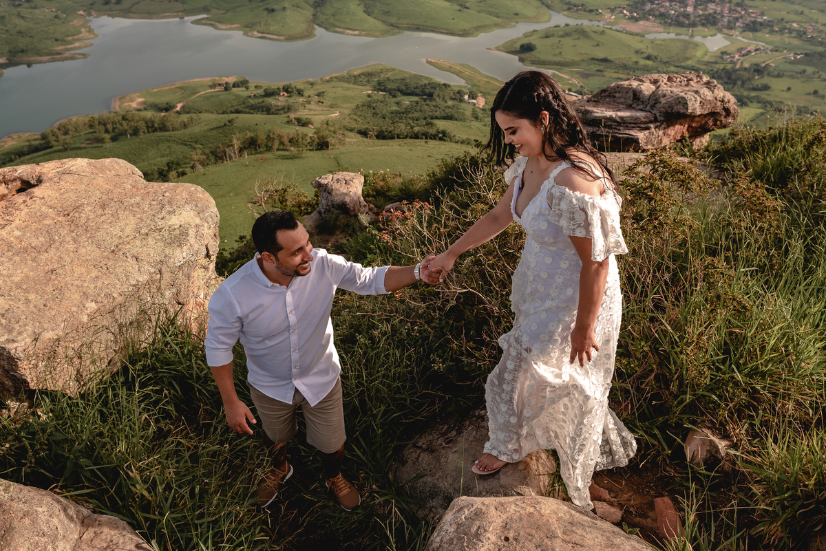 ENSAIO PRÉ-WEDDING MORRO DO GAVIÃO | PRÉ CASAMENTO MORRO DO GAVIÃO |  ENSAIO DE CASAL EM RIBEIRÃO CLARO | ENSAIO DE CASAL | FOTOS CASAL NO POR DO SOL | FOTOGRAFO DE CASAMENTO BAURU-SP | FOTOGRAFO EM BAURU-SP | ENSAIO PRÉ WEDDING NO POR DO SOL  | ENSAIO CA