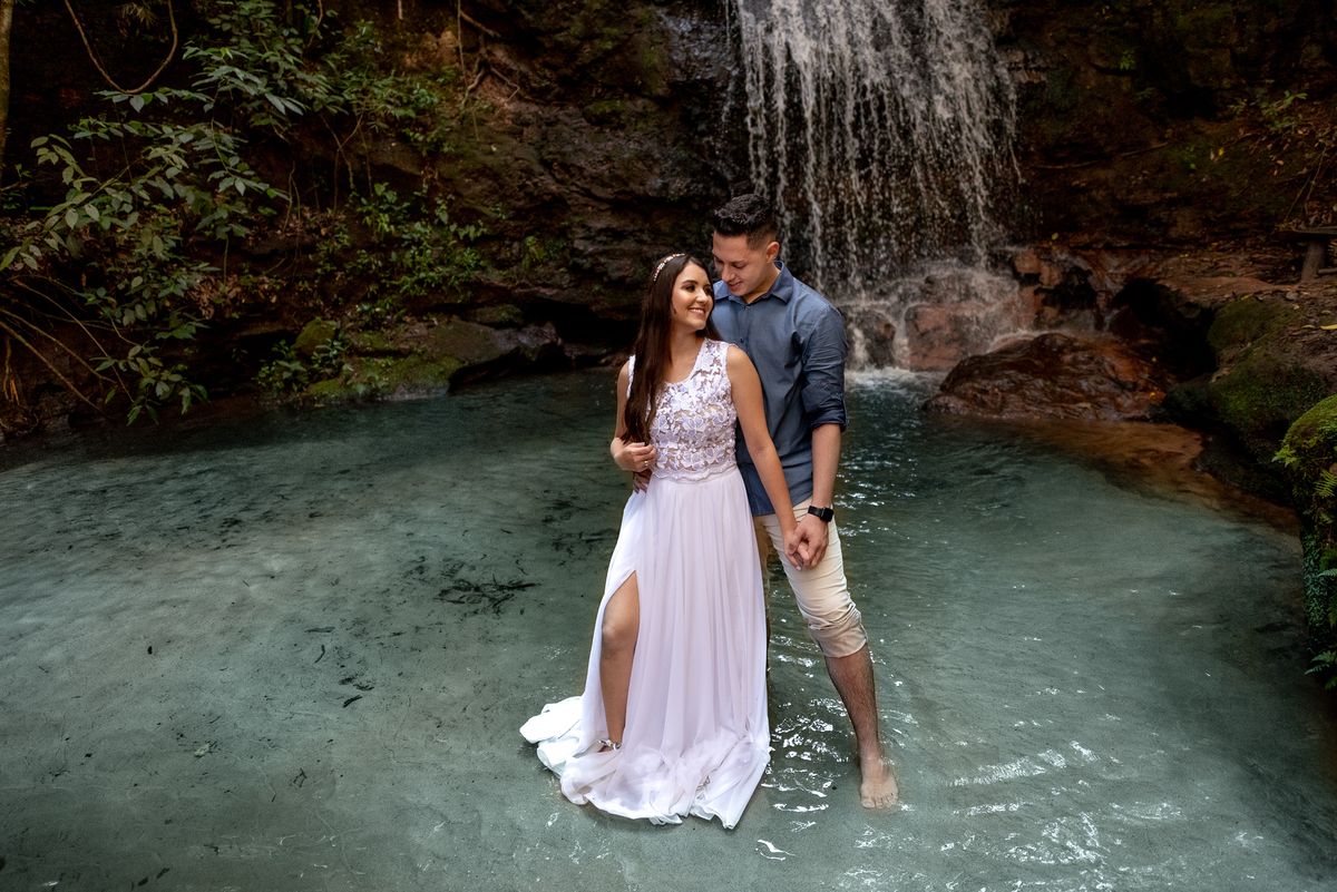 pré wedding, ensaio pré casamento, Gavea pousada, por do sol na gavea pousada, ensaio pré-wedding Gavea pousda, Fotografo de Casamento em bauru, fotografo de casamento em marilia, fotografo de casamento criativo