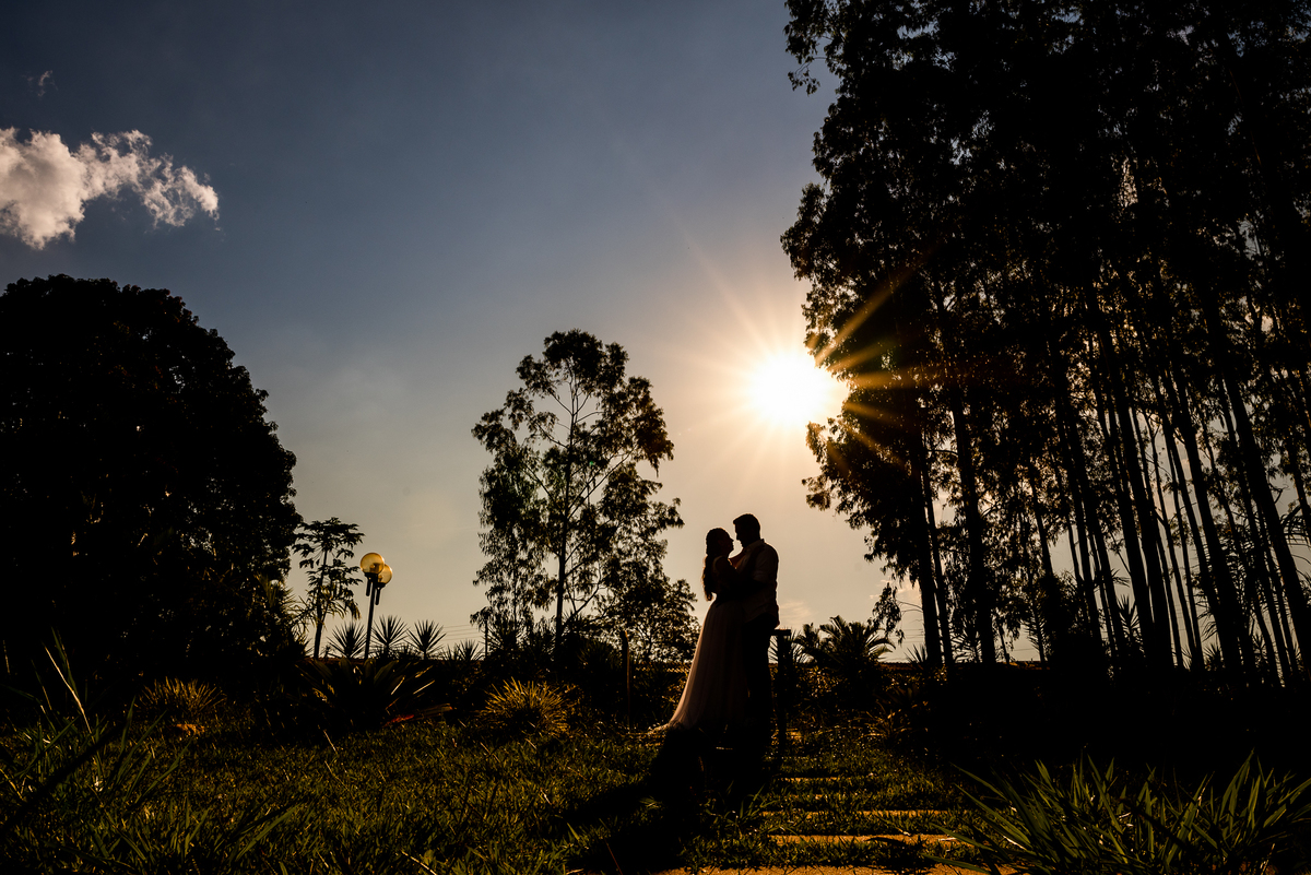 pré wedding, ensaio pré casamento, Espaço Light Piratininga, por do sol , ensaio pré-wedding espaço Piratininga, Fotografo de Casamento em bauru, fotografo de casamento em marilia, fotografo de casamento criativo