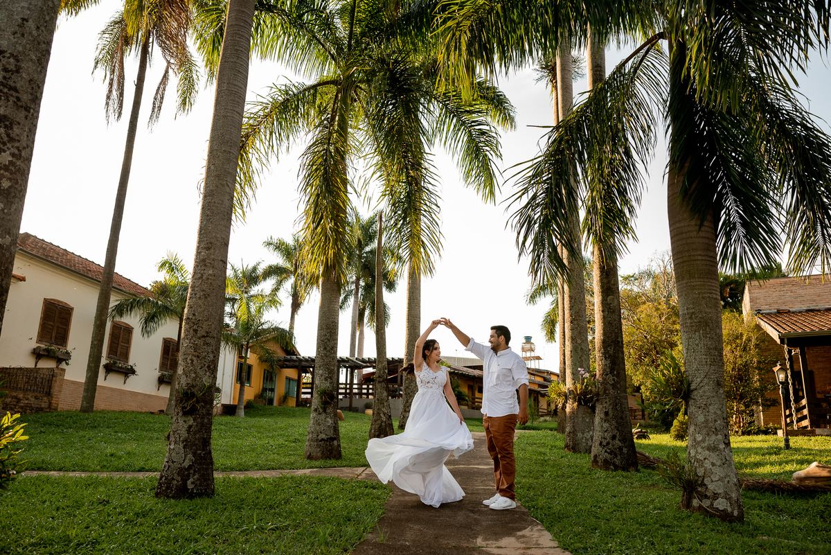 pré wedding, ensaio pré casamento, Espaço Light Piratininga, por do sol , ensaio pré-wedding espaço Piratininga, Fotografo de Casamento em bauru, fotografo de casamento em marilia, fotografo de casamento criativo