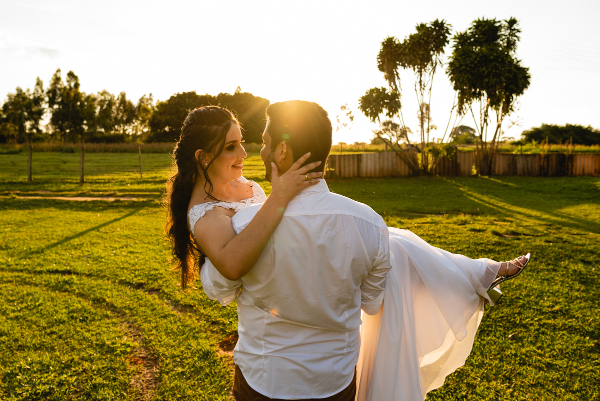 pré wedding, ensaio pré casamento, Espaço Light Piratininga, por do sol , ensaio pré-wedding espaço Piratininga, Fotografo de Casamento em bauru, fotografo de casamento em marilia, fotografo de casamento criativo