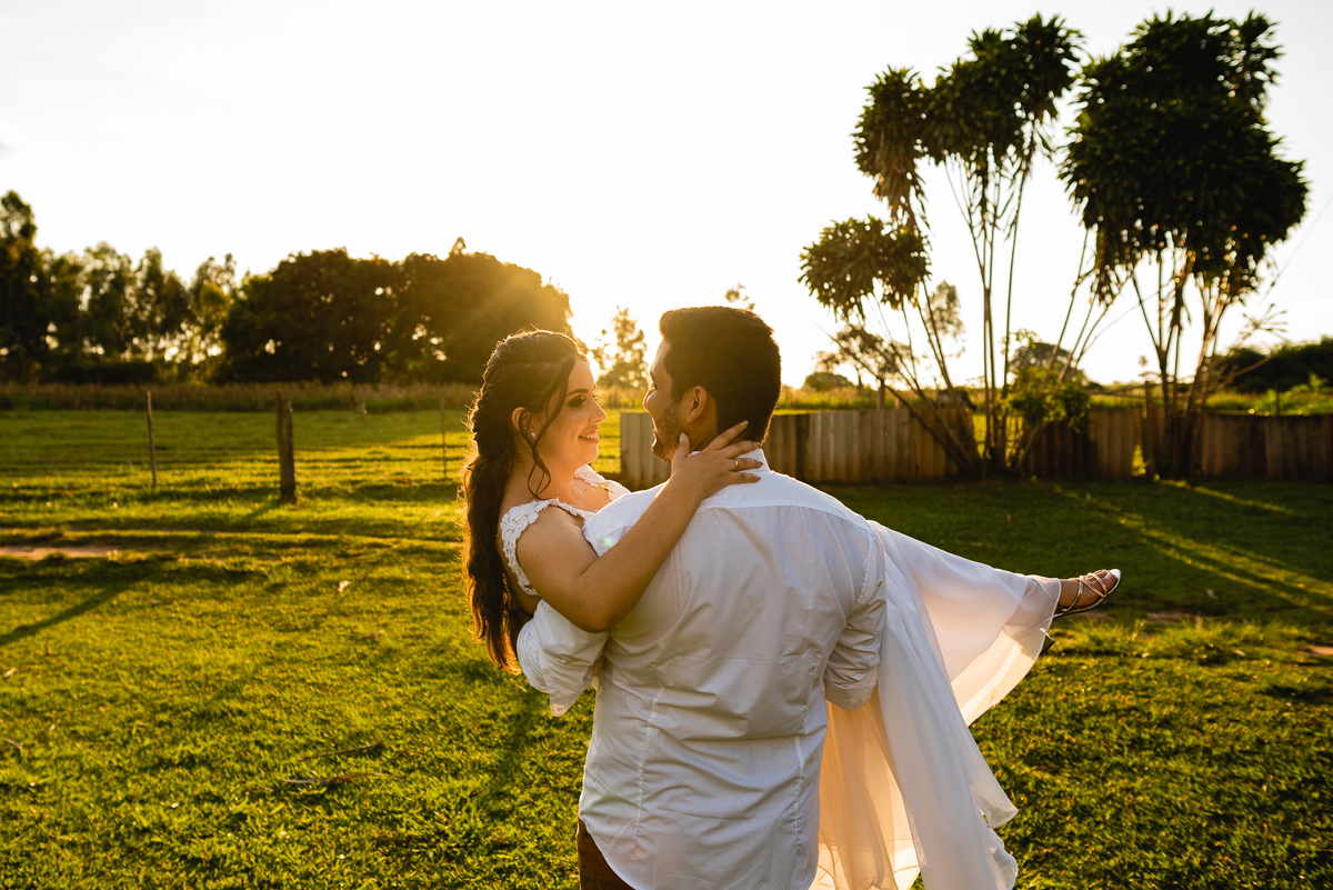 pré wedding, ensaio pré casamento, Espaço Light Piratininga, por do sol , ensaio pré-wedding espaço Piratininga, Fotografo de Casamento em bauru, fotografo de casamento em marilia, fotografo de casamento criativo