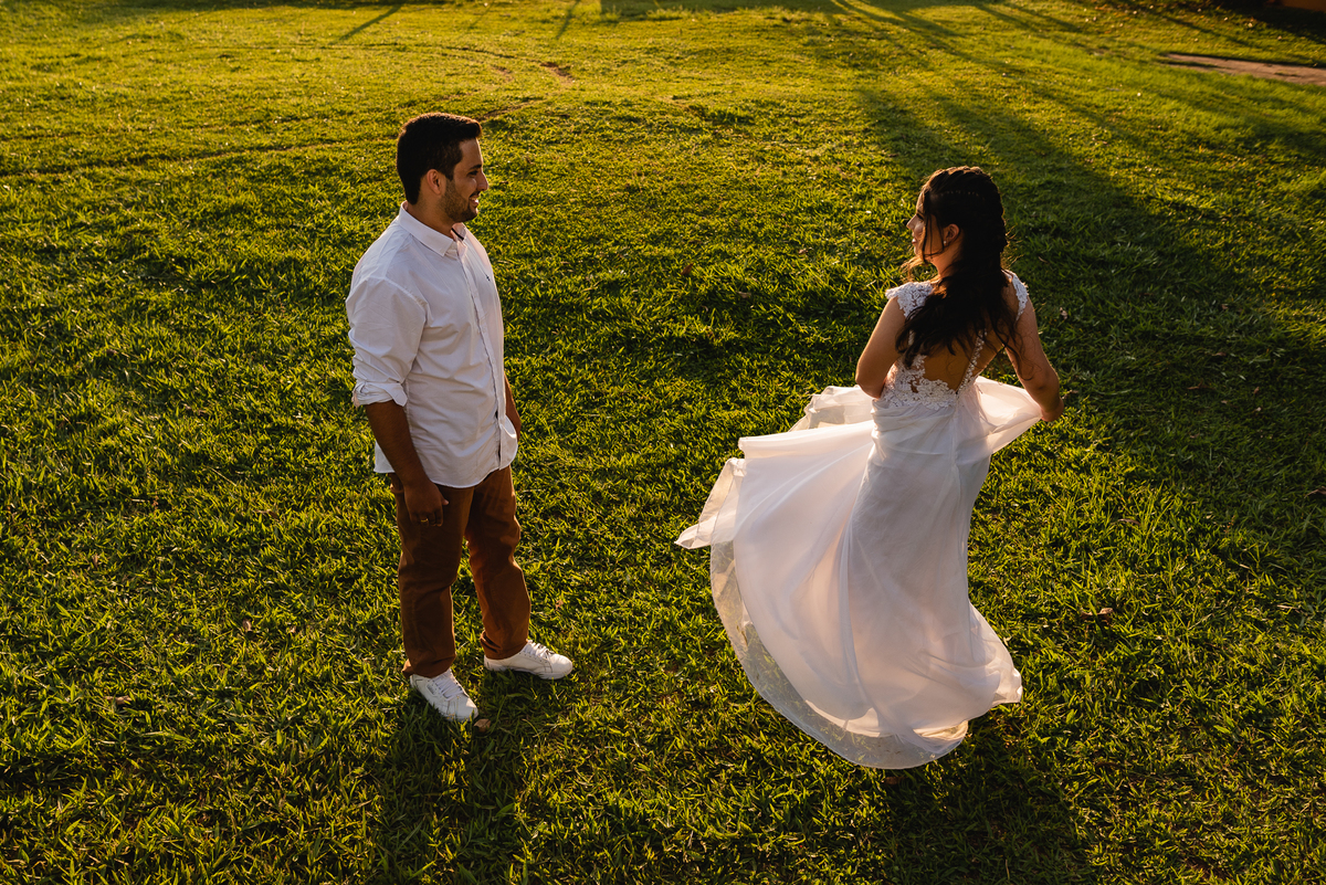 pré wedding, ensaio pré casamento, Espaço Light Piratininga, por do sol , ensaio pré-wedding espaço Piratininga, Fotografo de Casamento em bauru, fotografo de casamento em marilia, fotografo de casamento criativo