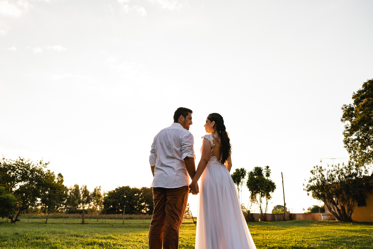 pré wedding, ensaio pré casamento, Espaço Light Piratininga, por do sol , ensaio pré-wedding espaço Piratininga, Fotografo de Casamento em bauru, fotografo de casamento em marilia, fotografo de casamento criativo