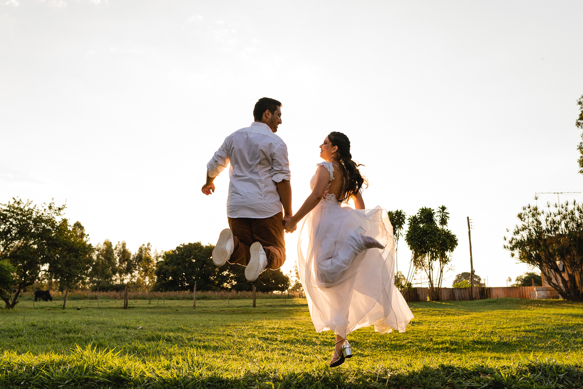 pré wedding, ensaio pré casamento, Espaço Light Piratininga, por do sol , ensaio pré-wedding espaço Piratininga, Fotografo de Casamento em bauru, fotografo de casamento em marilia, fotografo de casamento criativo